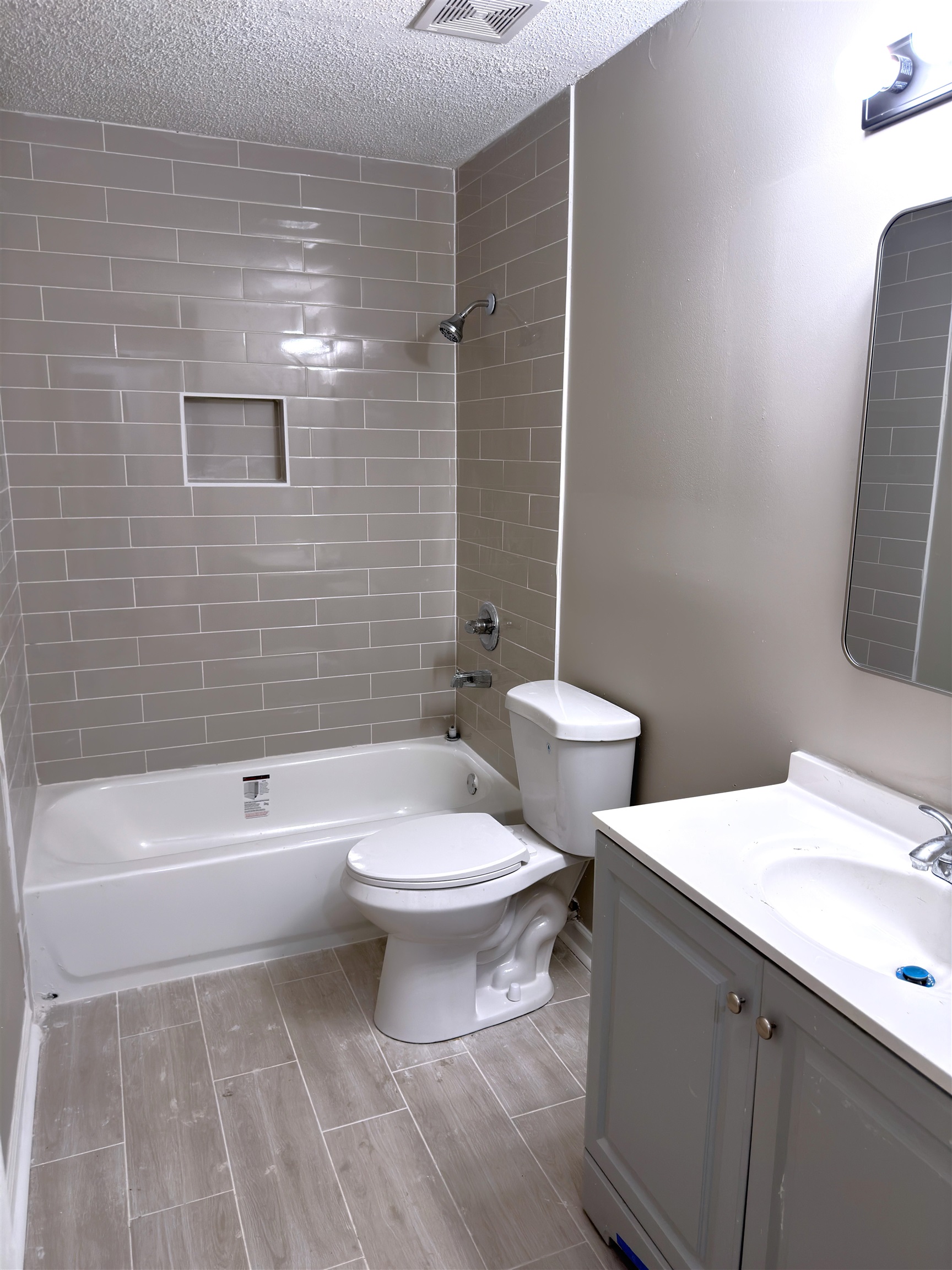 4566 Bassett Hall Dr Property Photo 18