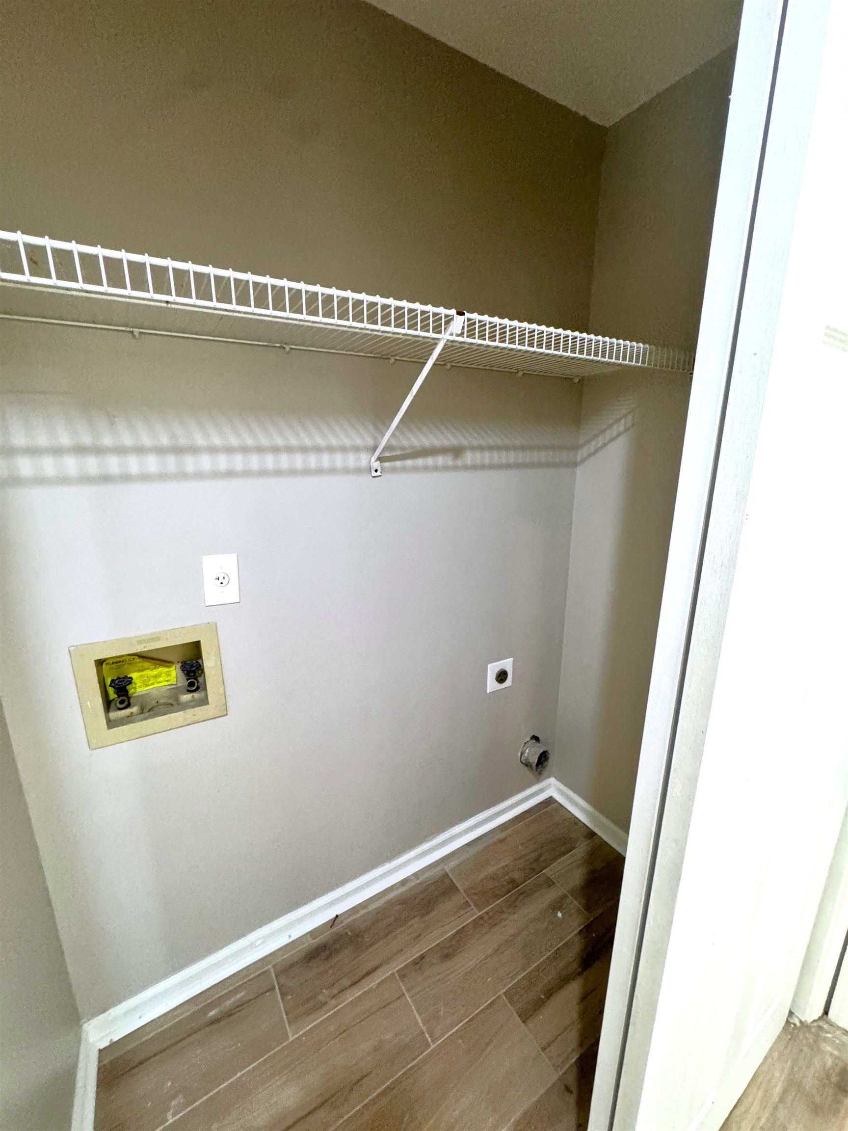 4566 Bassett Hall Dr Property Photo 19