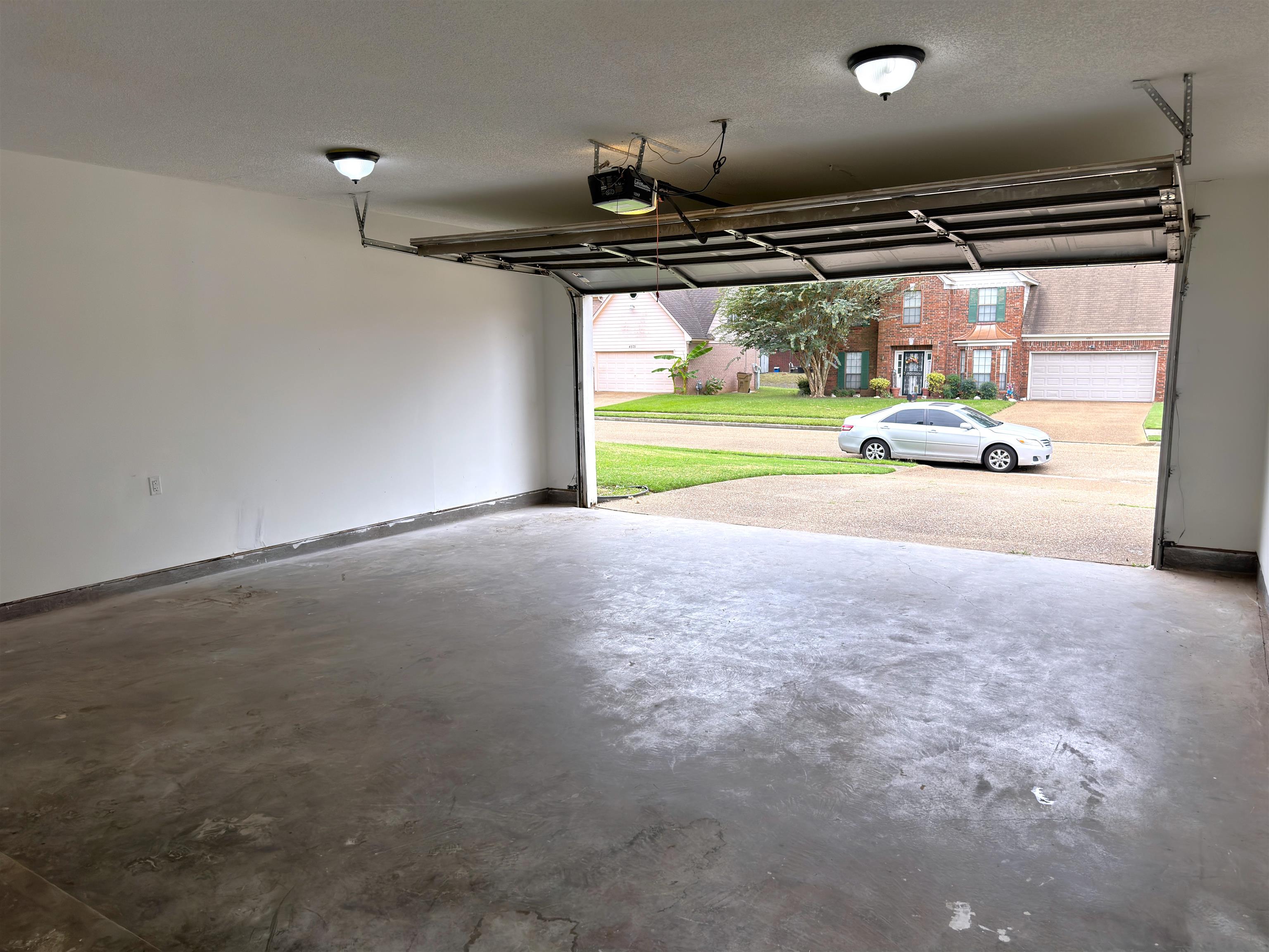 4566 Bassett Hall Dr Property Photo 20