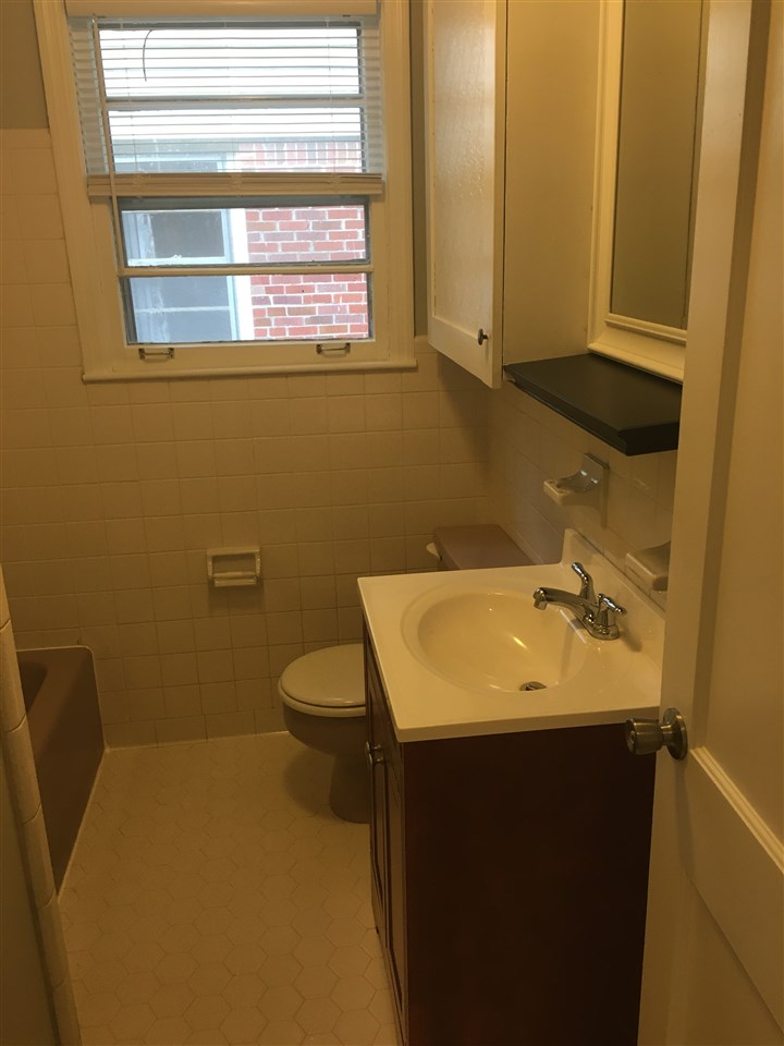 1185 Perkins Ter Property Photo 14