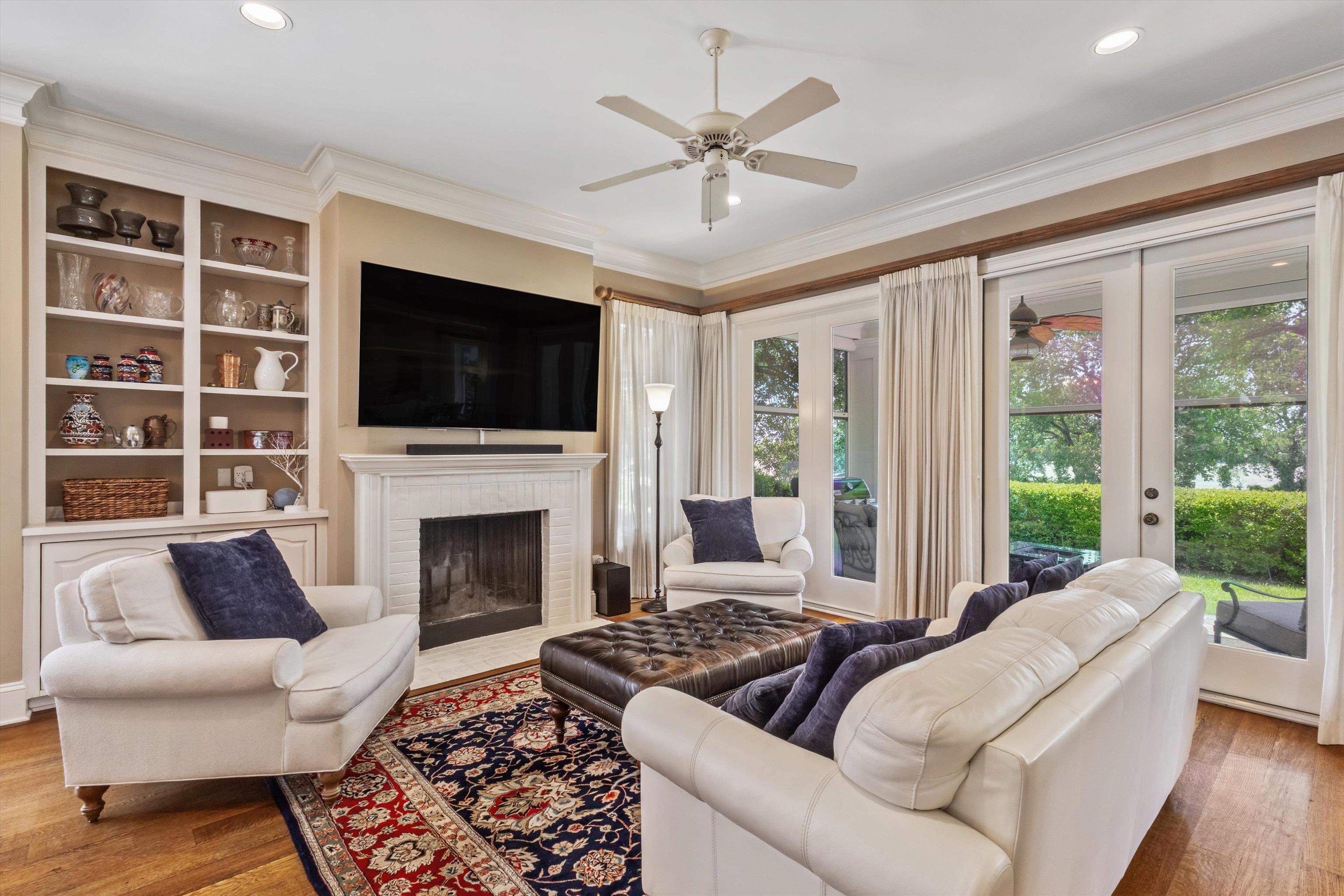 1011 Island Park Dr Property Photo 11