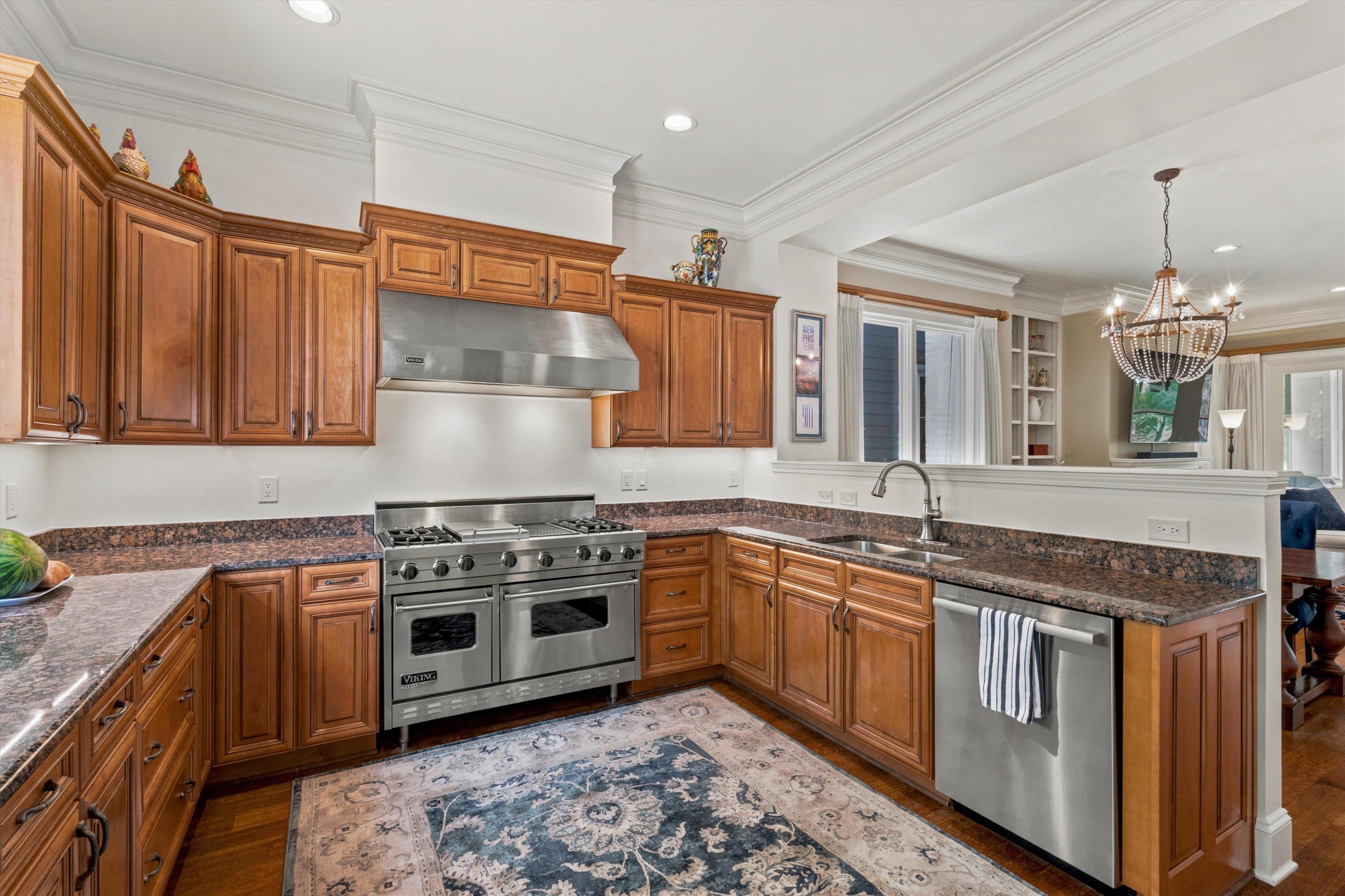 1011 Island Park Dr Property Photo 17