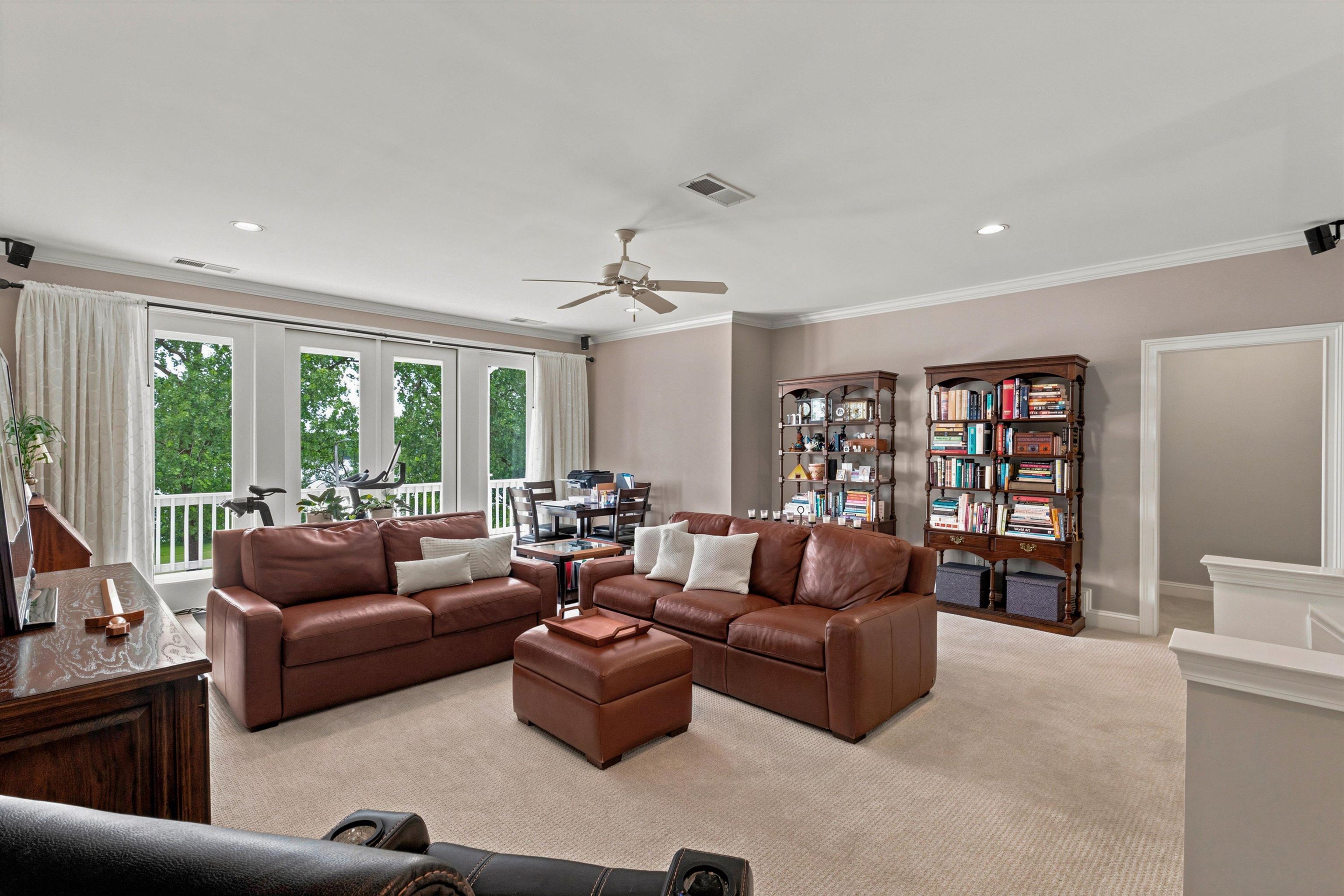 1011 Island Park Dr Property Photo 28