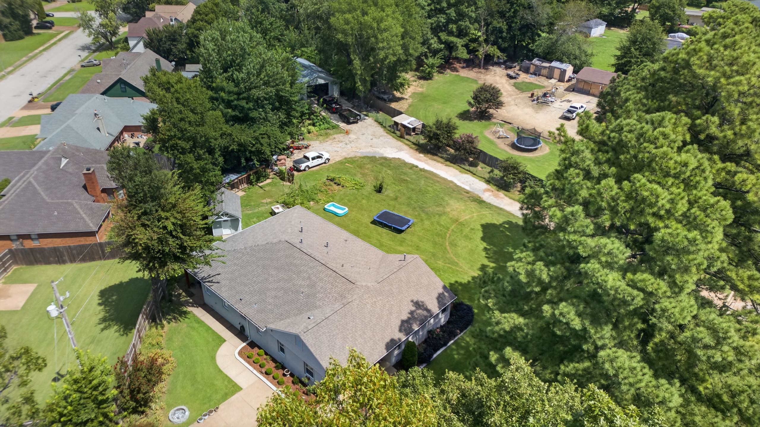 2513 Berryhill Rd Property Photo 2