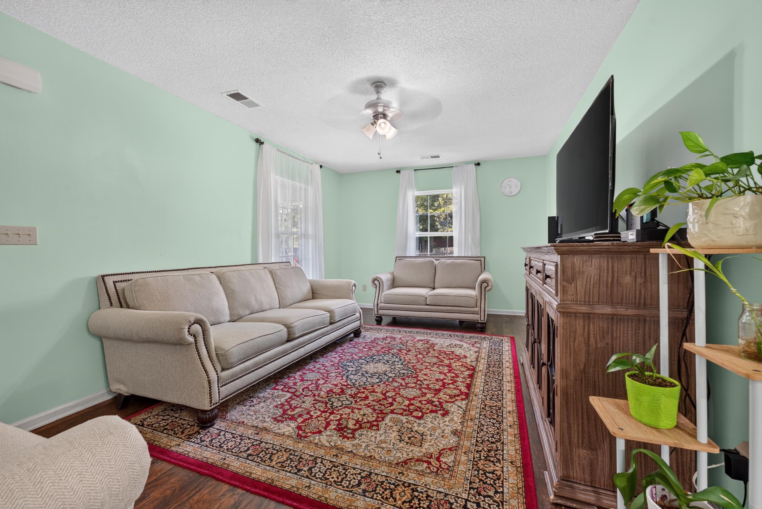 2513 Berryhill Rd Property Photo 5