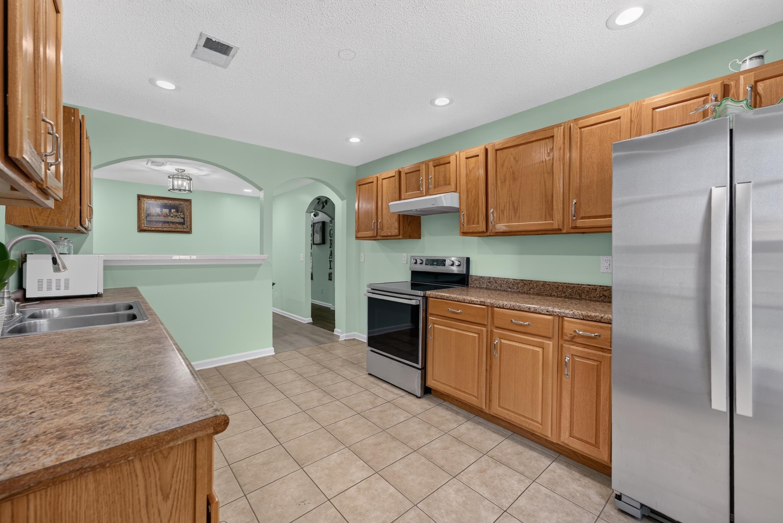 2513 Berryhill Rd Property Photo 6