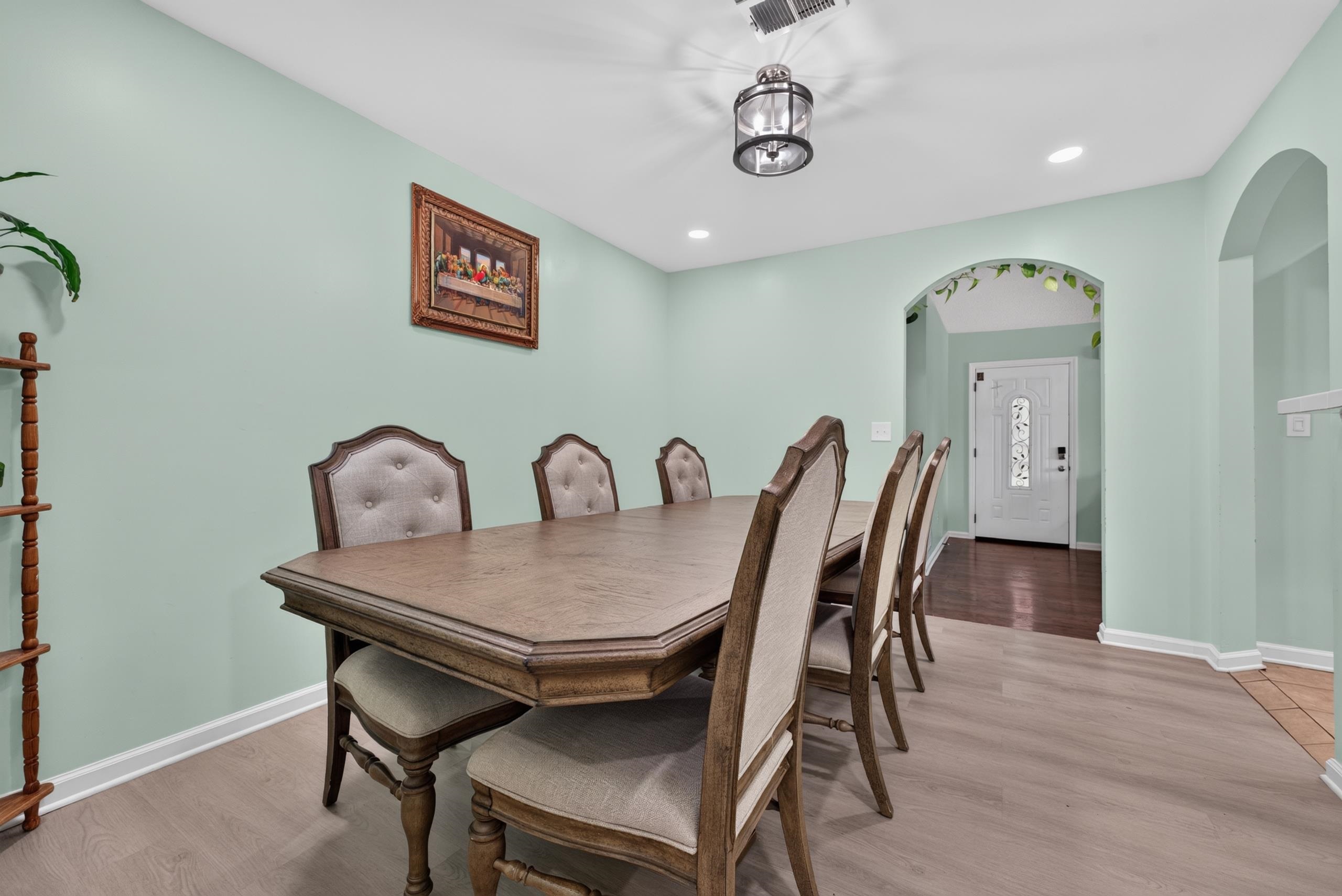 2513 Berryhill Rd Property Photo 8