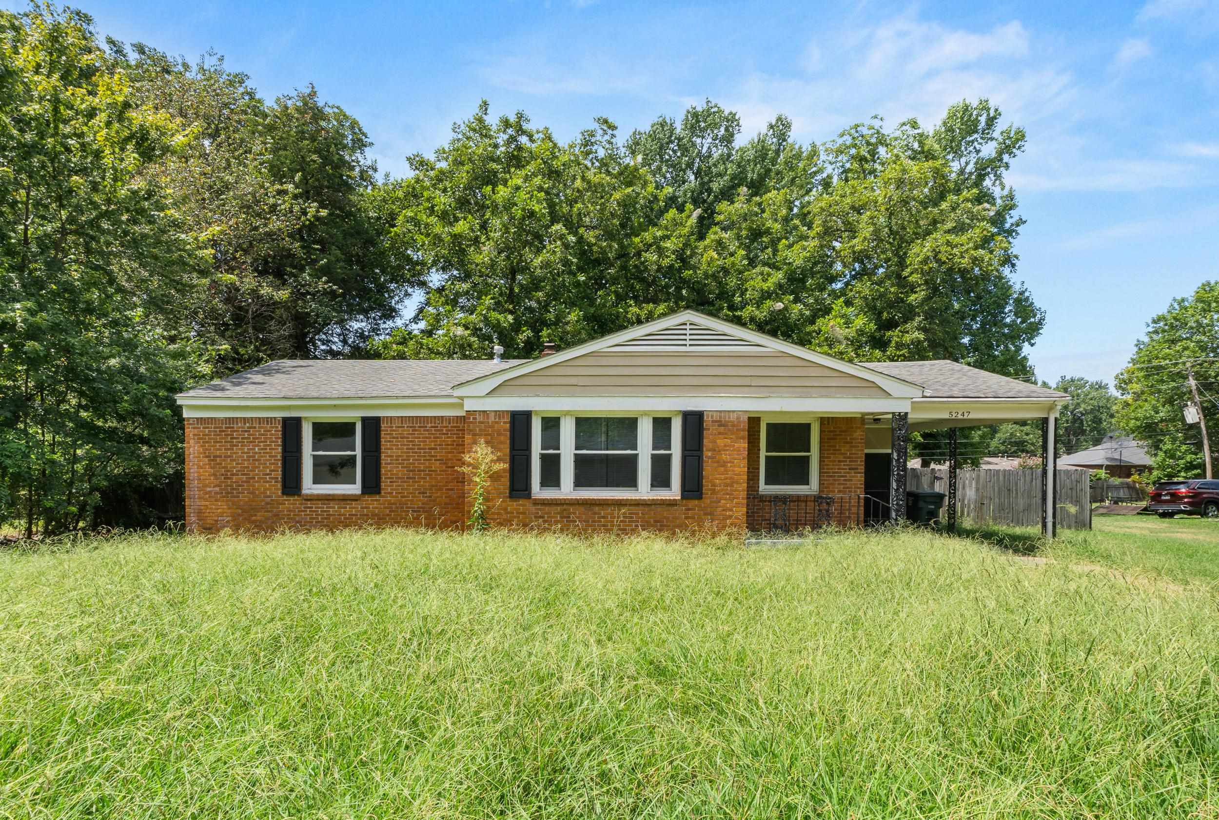 5247 Loch Lomond Rd Property Photo 1