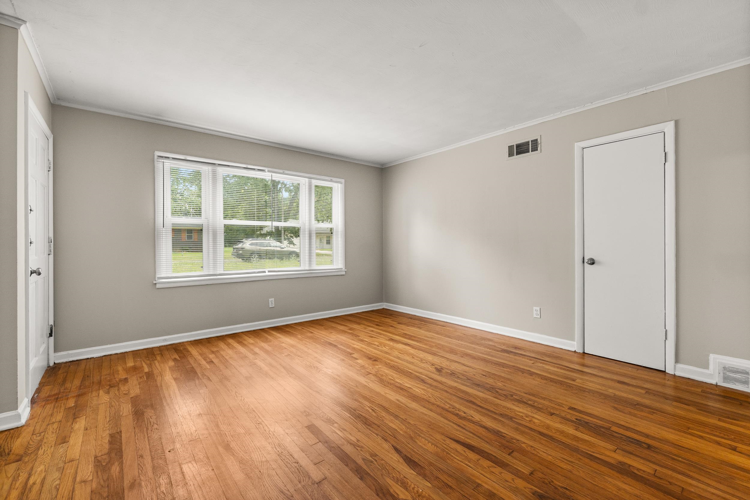 5247 Loch Lomond Rd Property Photo 5