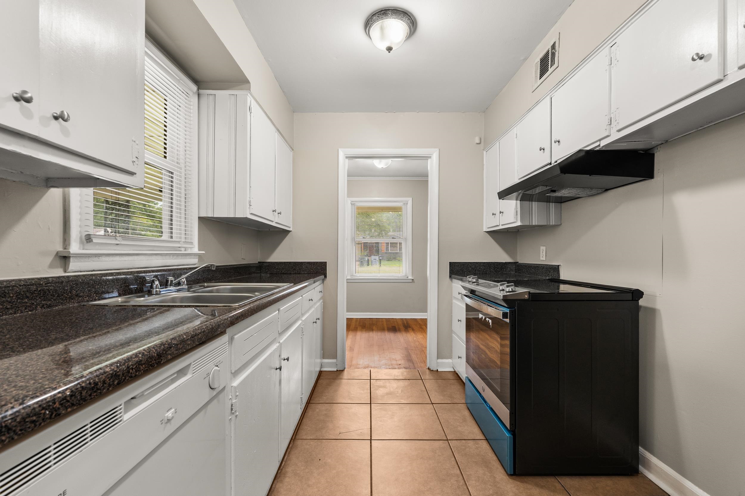 5247 Loch Lomond Rd Property Photo 8
