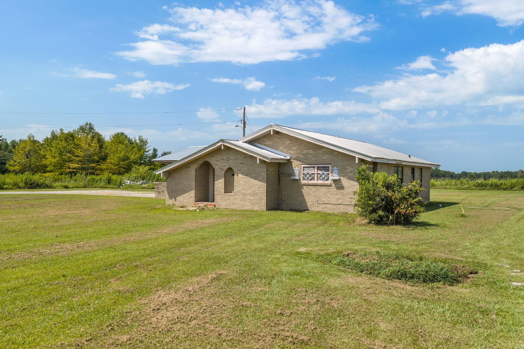 60116 Seminole Rd Property Photo 2