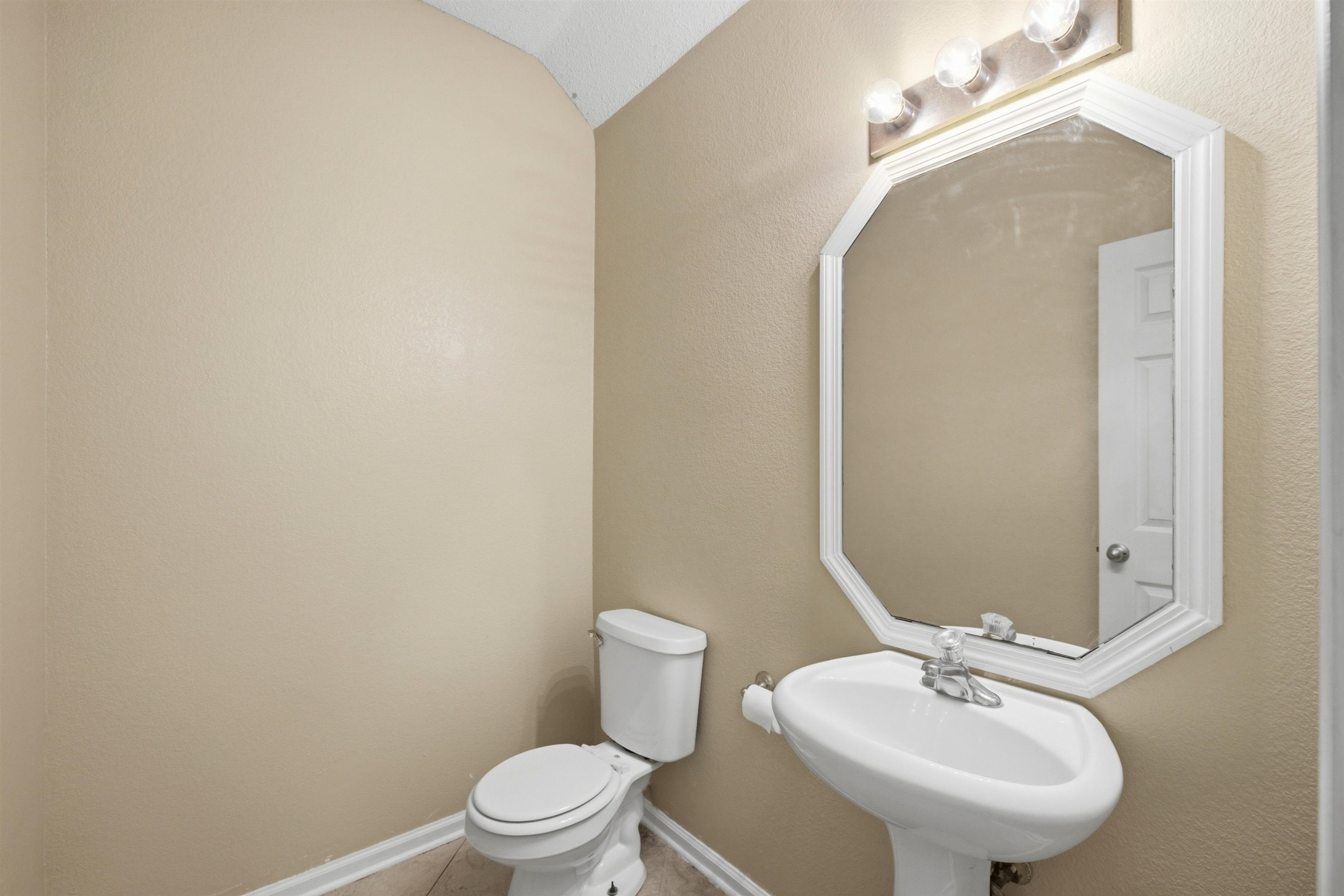 858 Crossfield Cv Property Photo 18