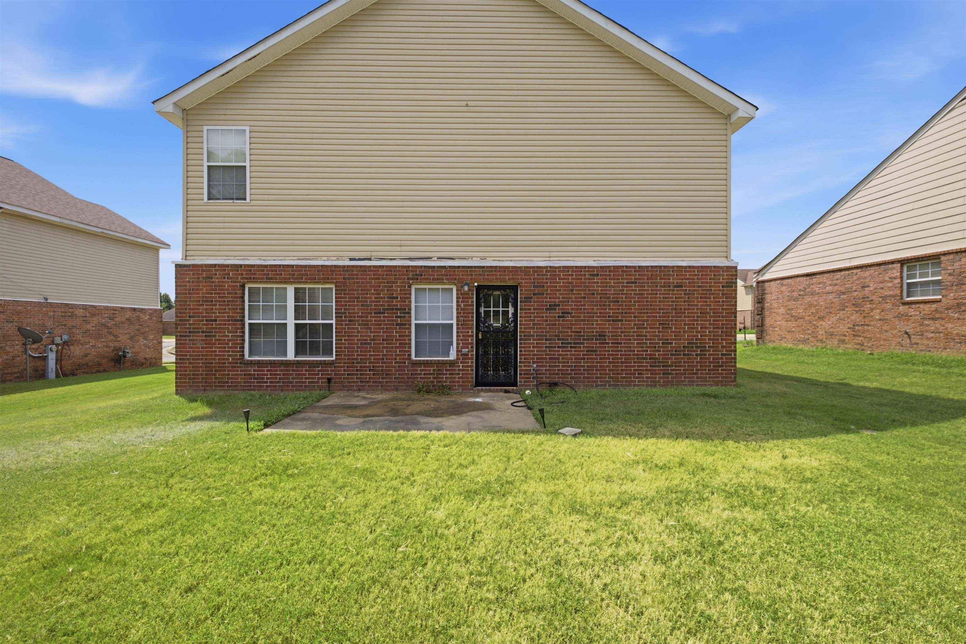 858 Crossfield Cv Property Photo 32