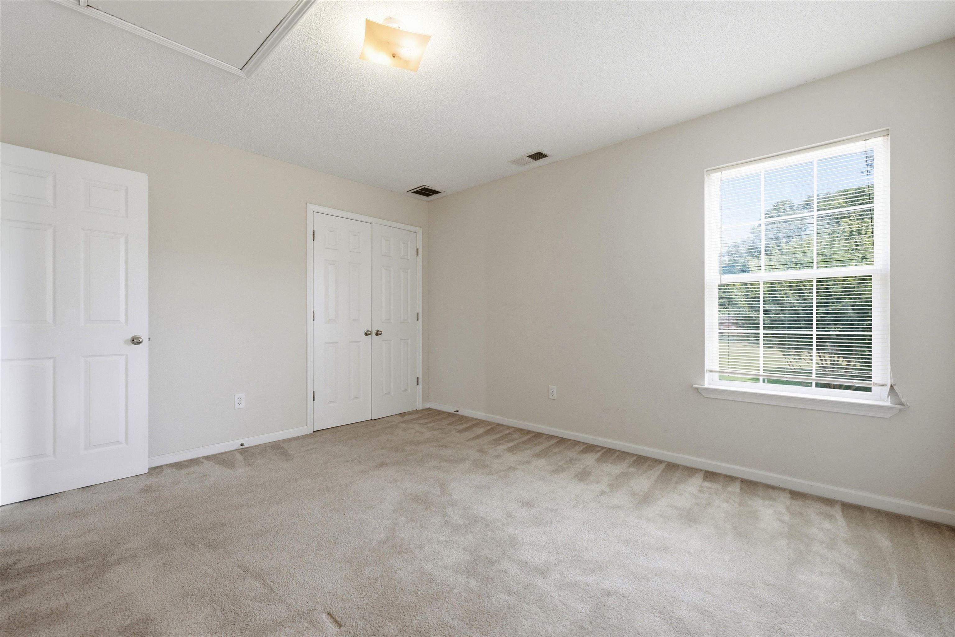 858 Crossfield Cv Property Photo 32