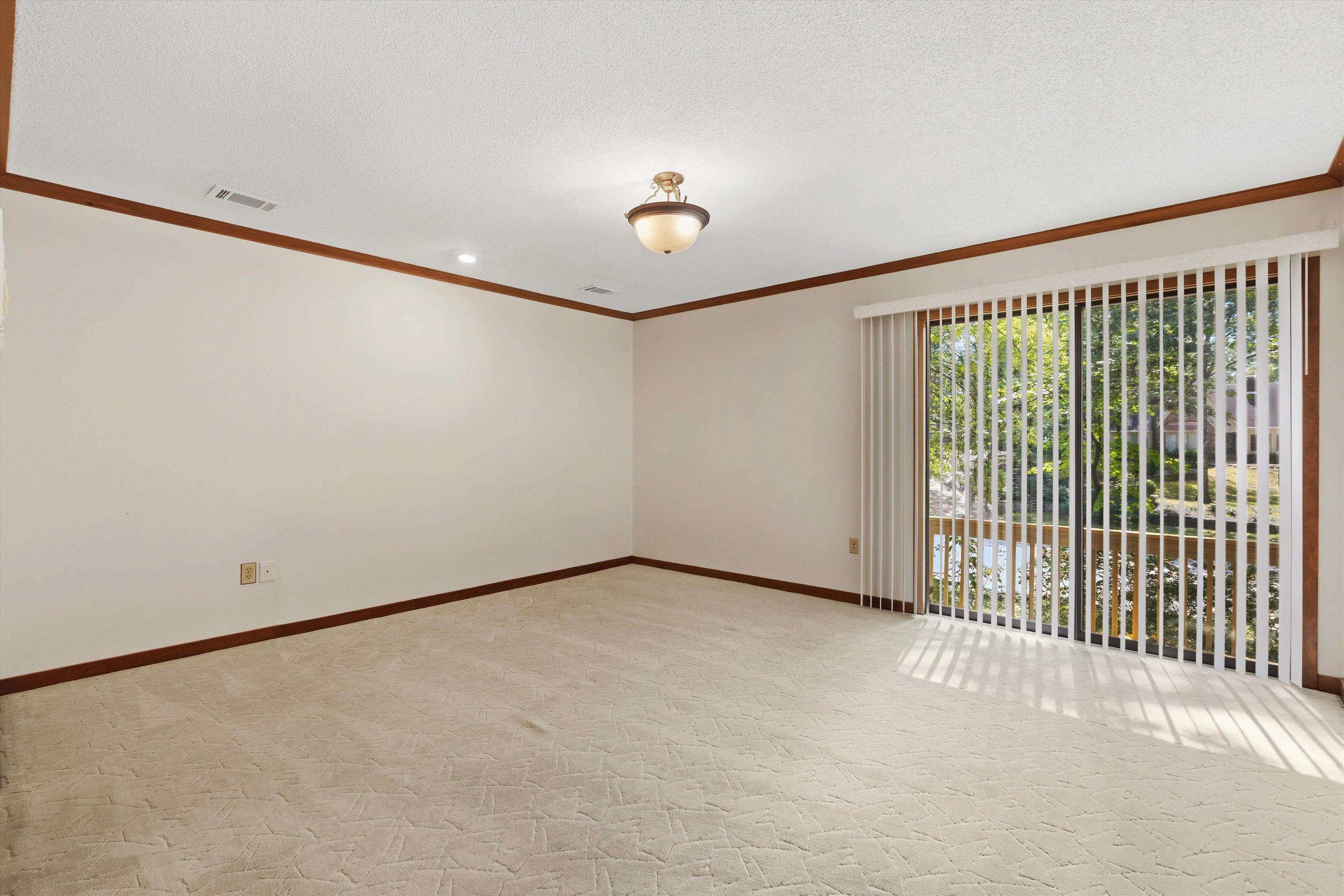 2480 Wishanger Cv Property Photo 19