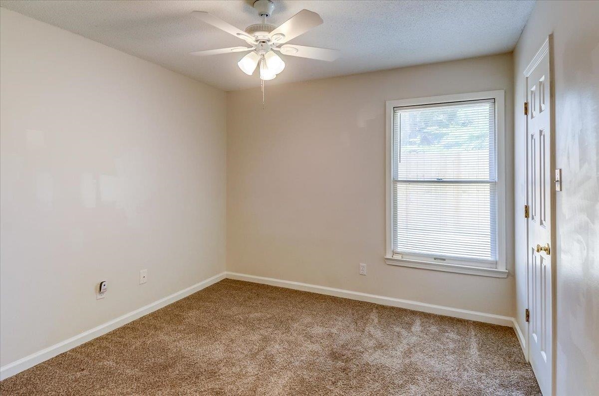 8902 Walnut Ridge Loop Property Photo 31