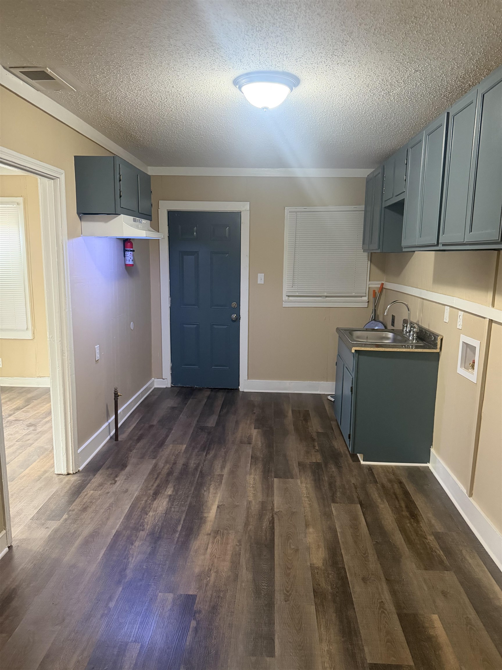 1461 Wilson St Property Photo 2