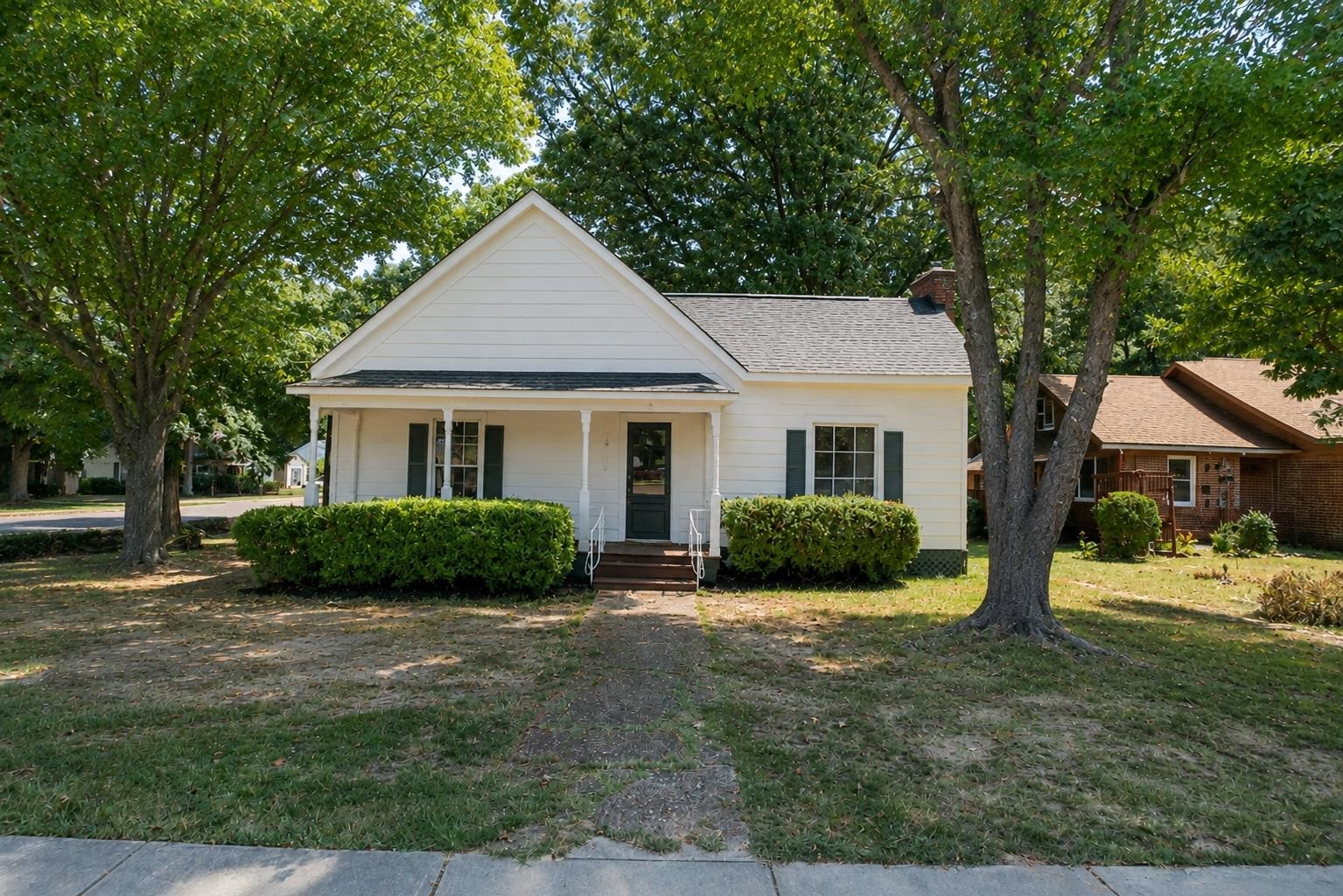 2978 COURT ST Property Photo 1