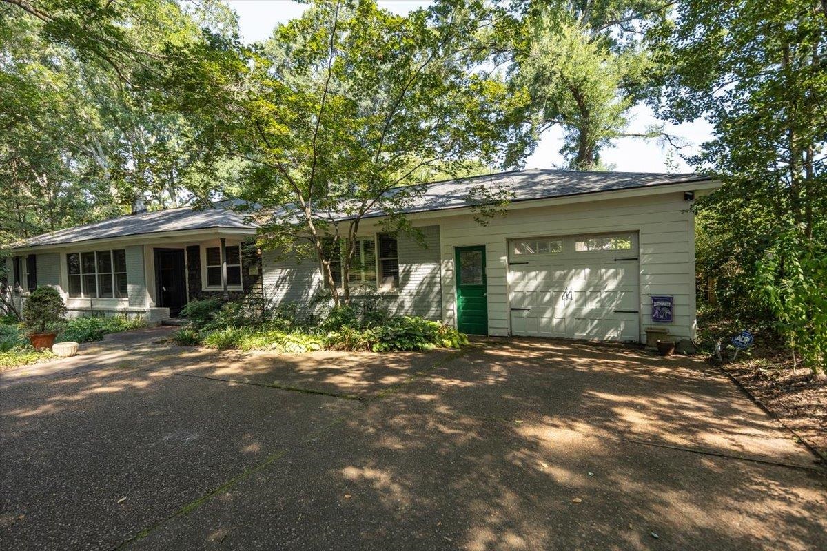 4910 Cole Rd Property Photo 1
