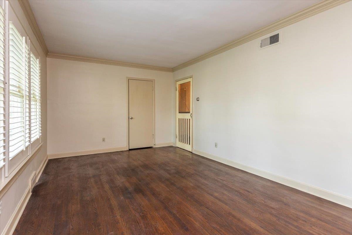 4910 Cole Rd Property Photo 6
