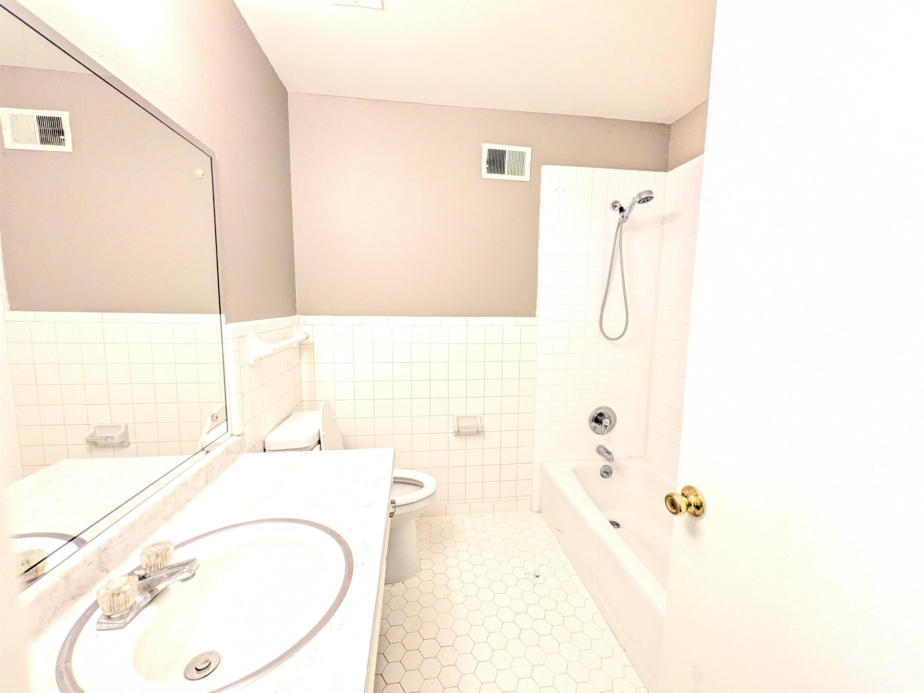 5352 Heritage Ave Property Photo 16