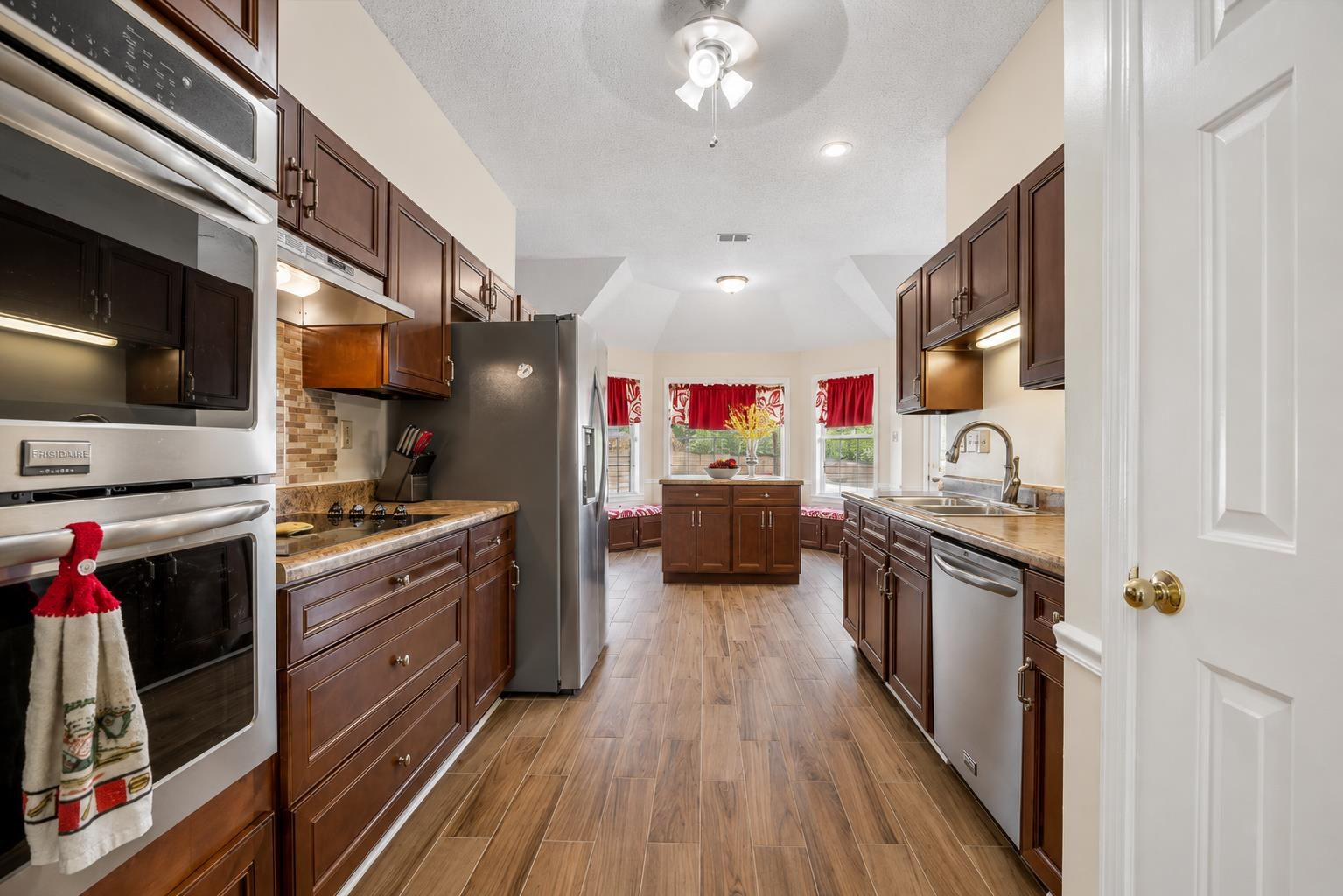 5324 Annandale Dr Property Photo 3