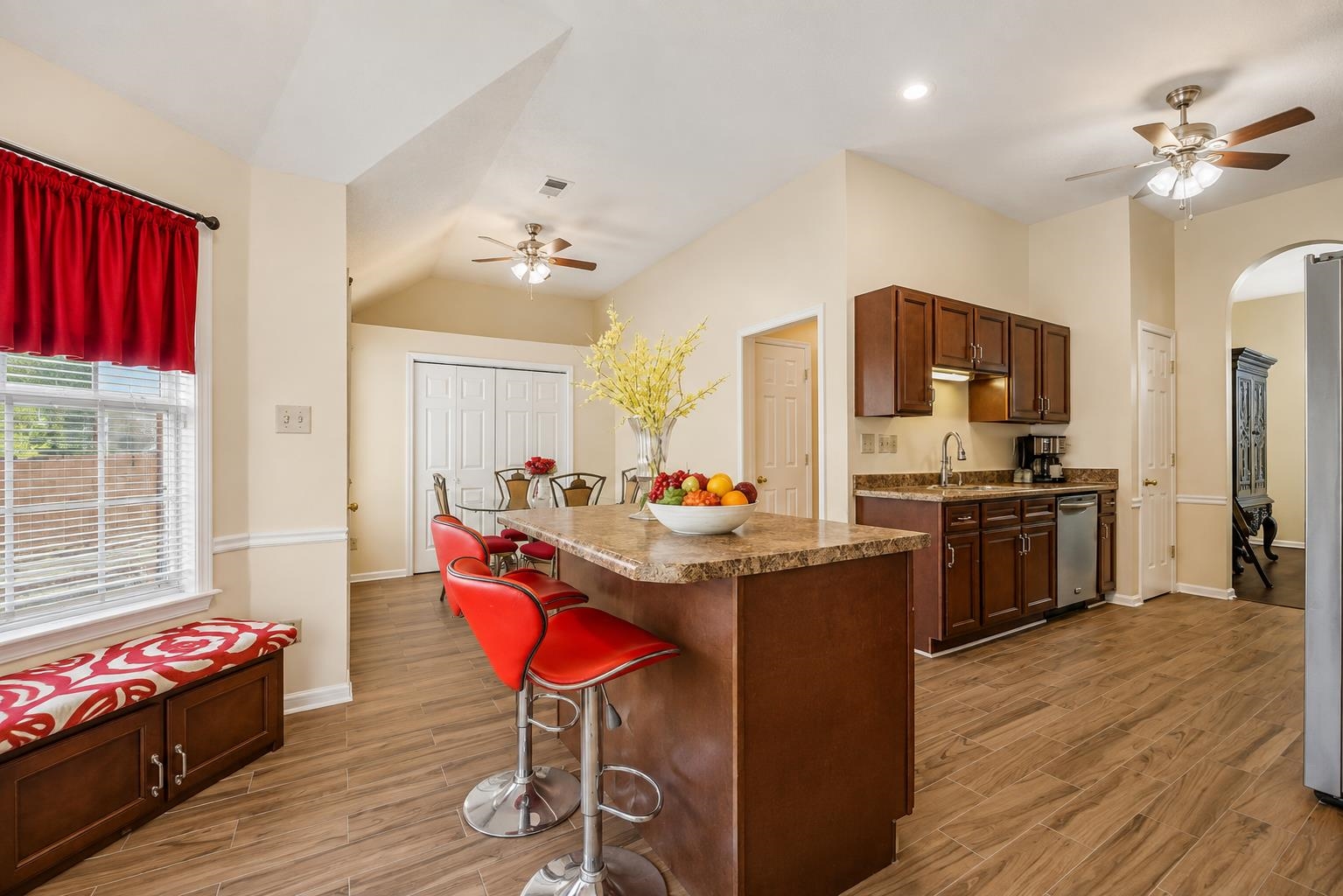 5324 Annandale Dr Property Photo 4
