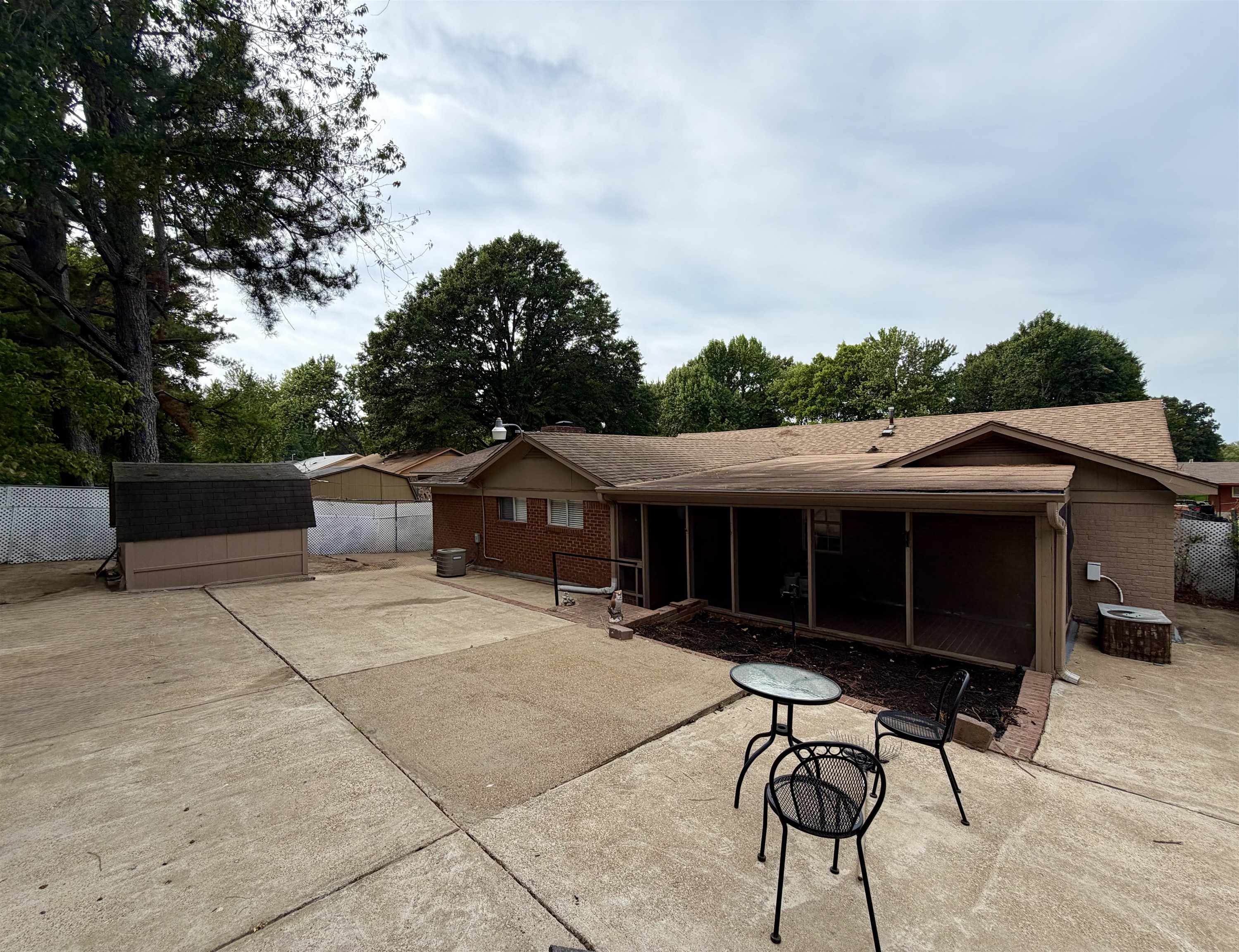 137 Champa Ave Property Photo 34