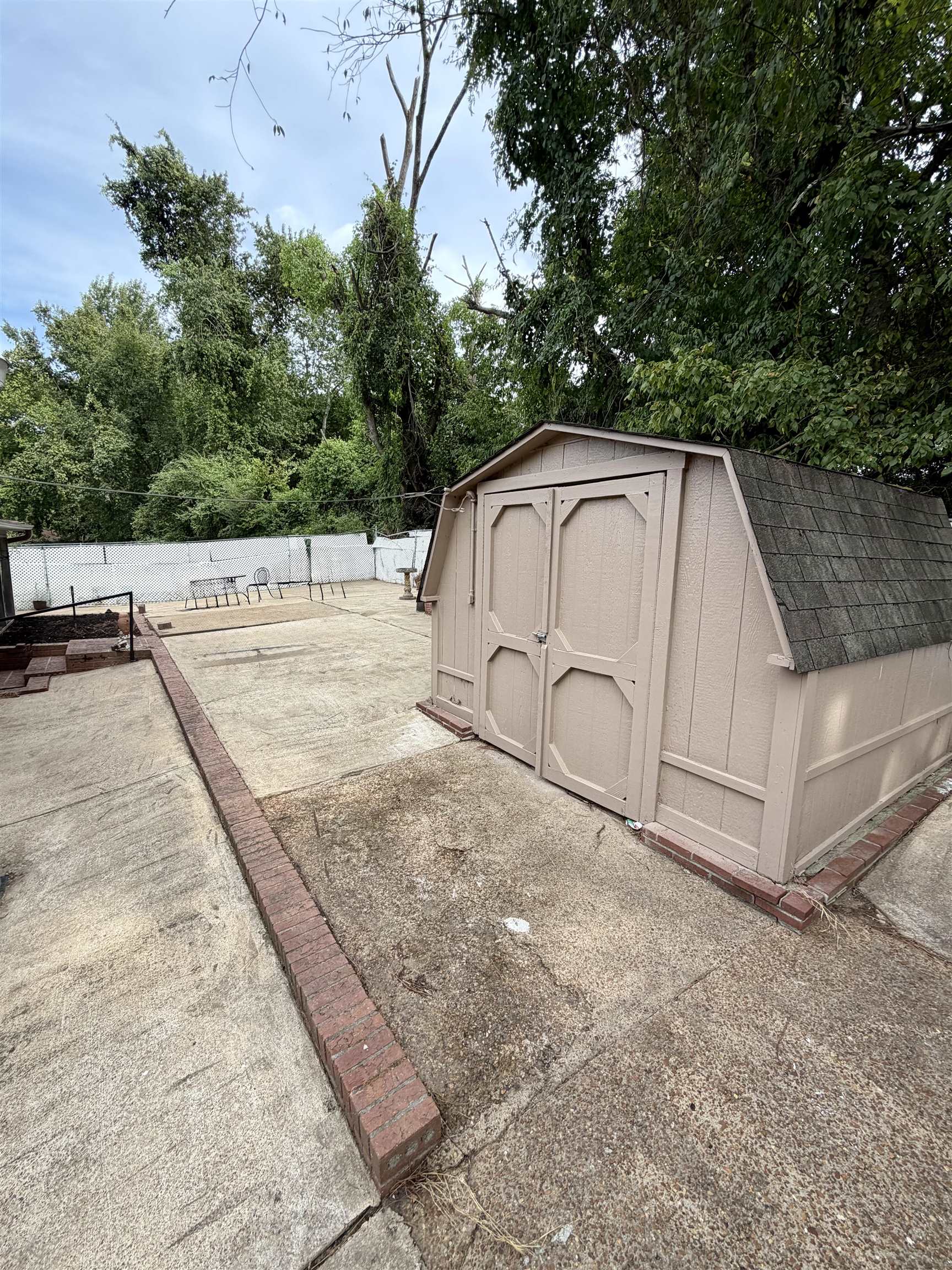 137 Champa Ave Property Photo 36