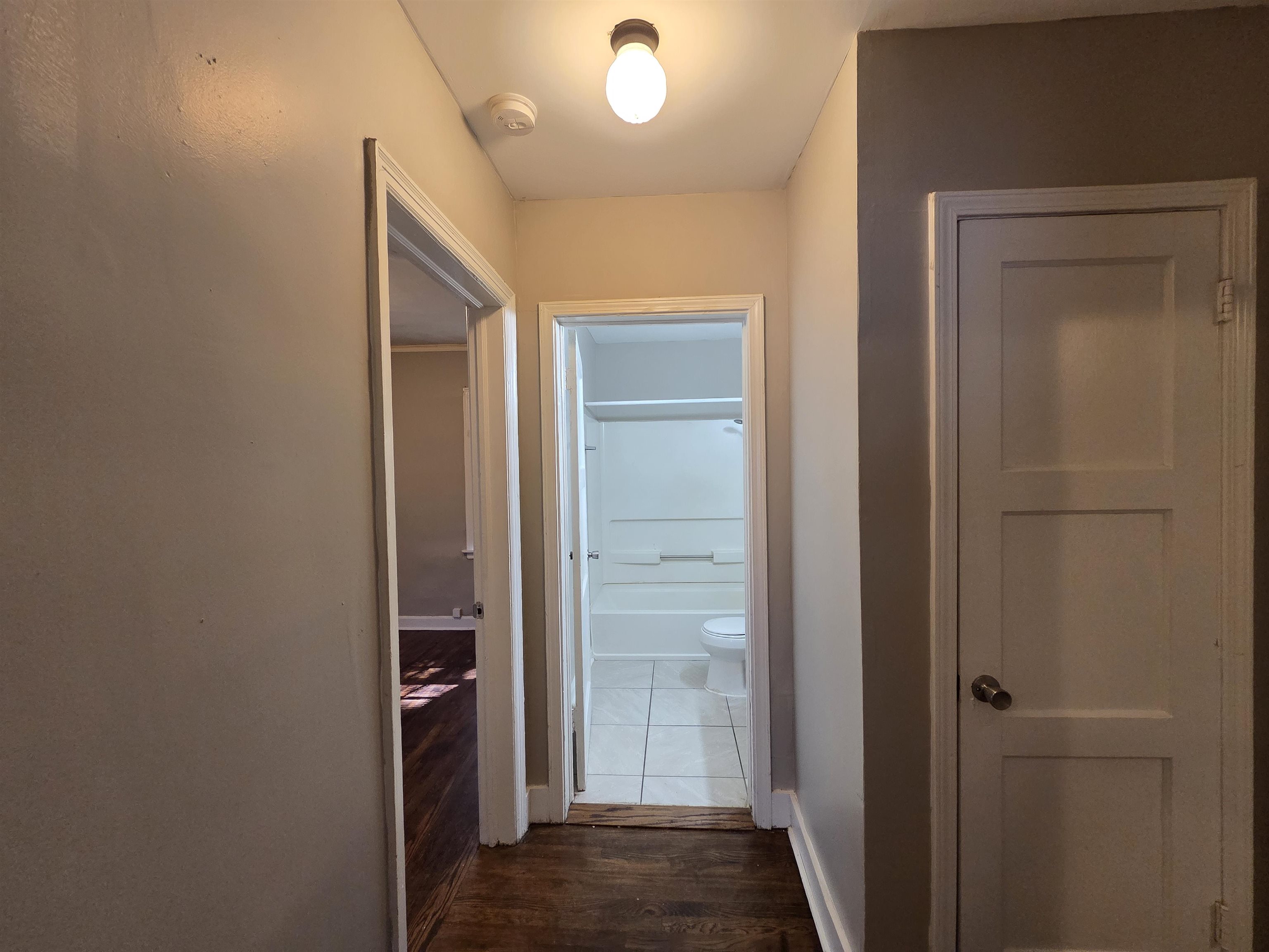 866 Homer St Property Photo 4