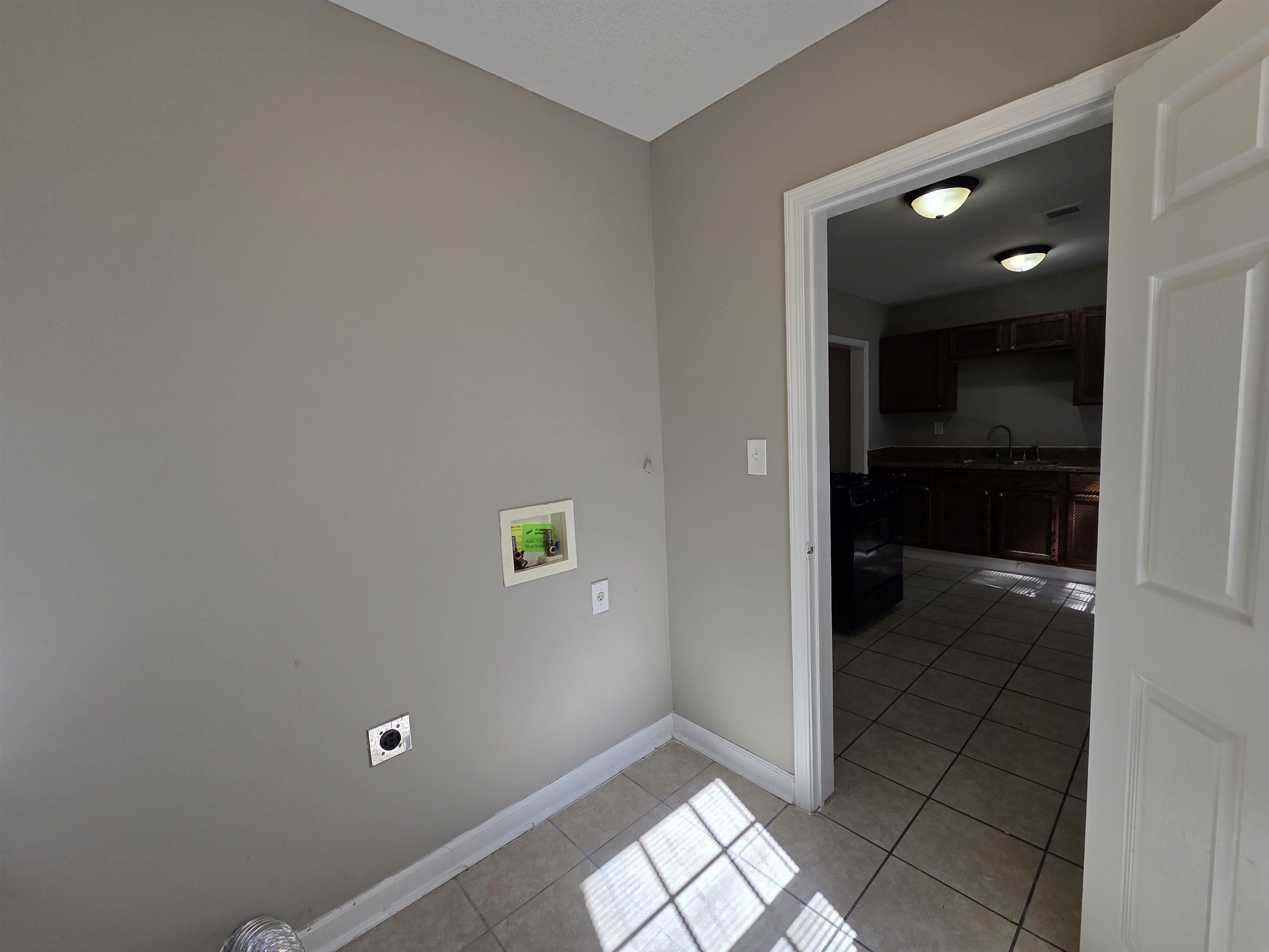 866 Homer St Property Photo 10