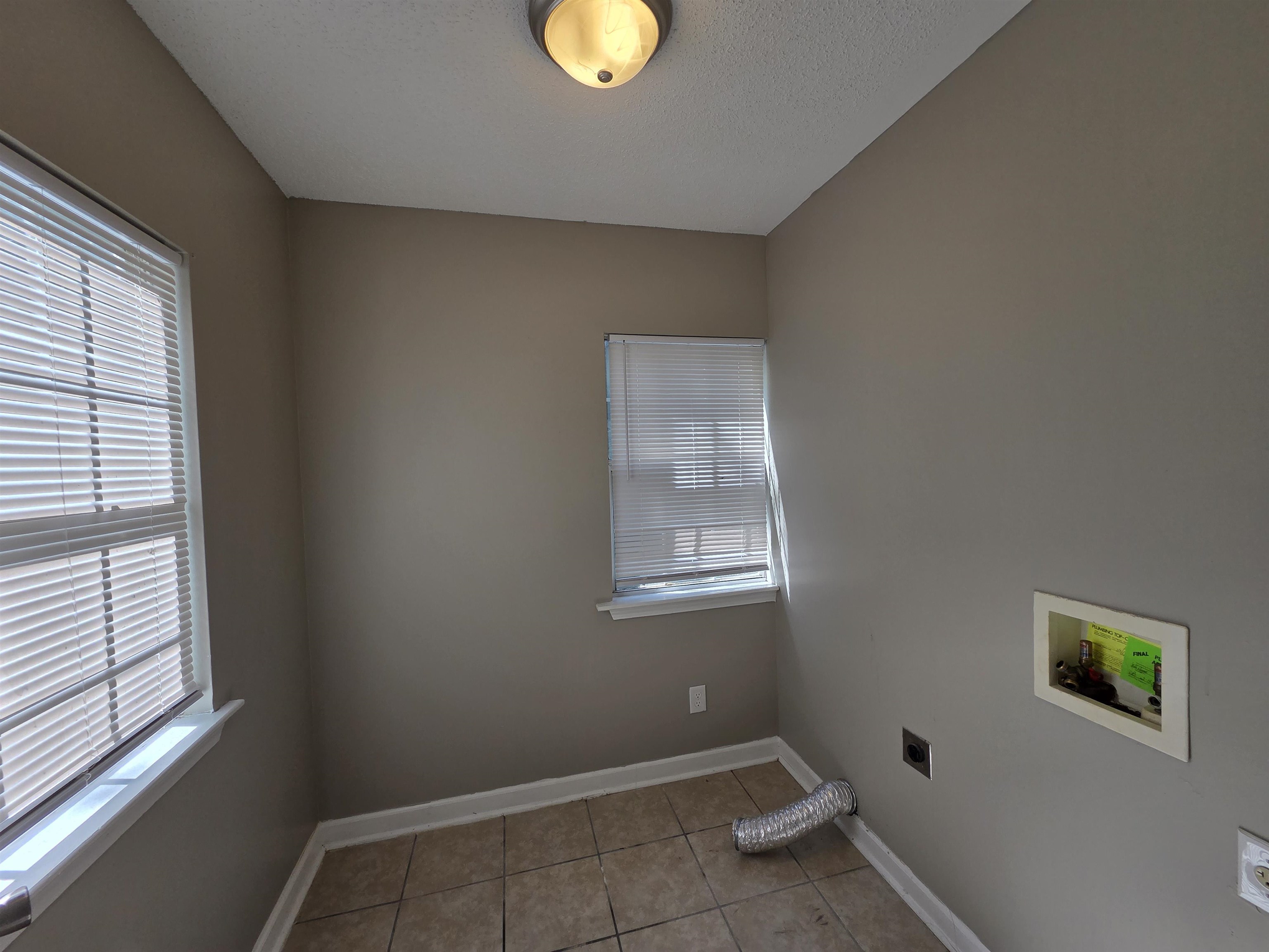 866 Homer St Property Photo 11
