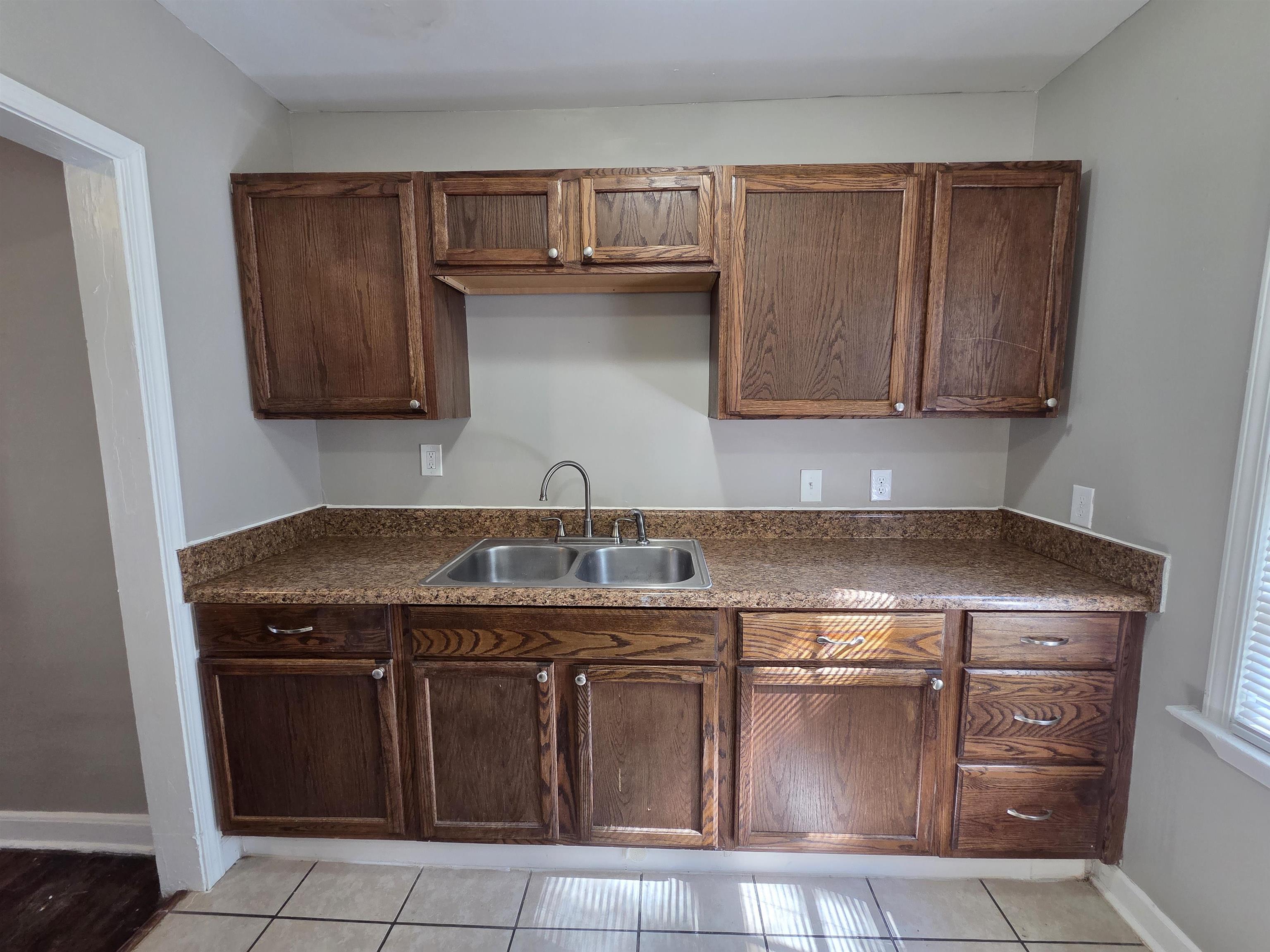 866 Homer St Property Photo 12