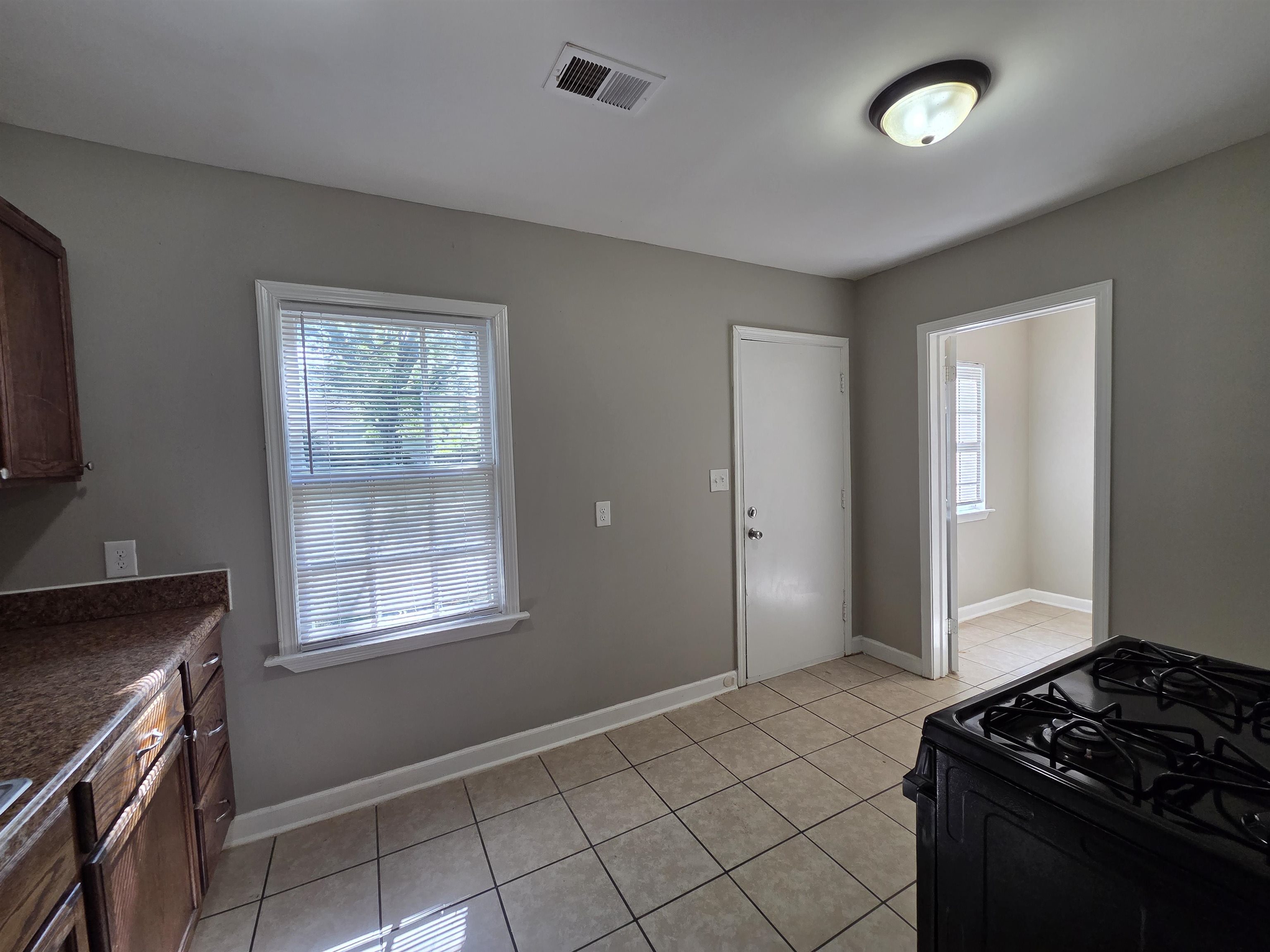 866 Homer St Property Photo 15