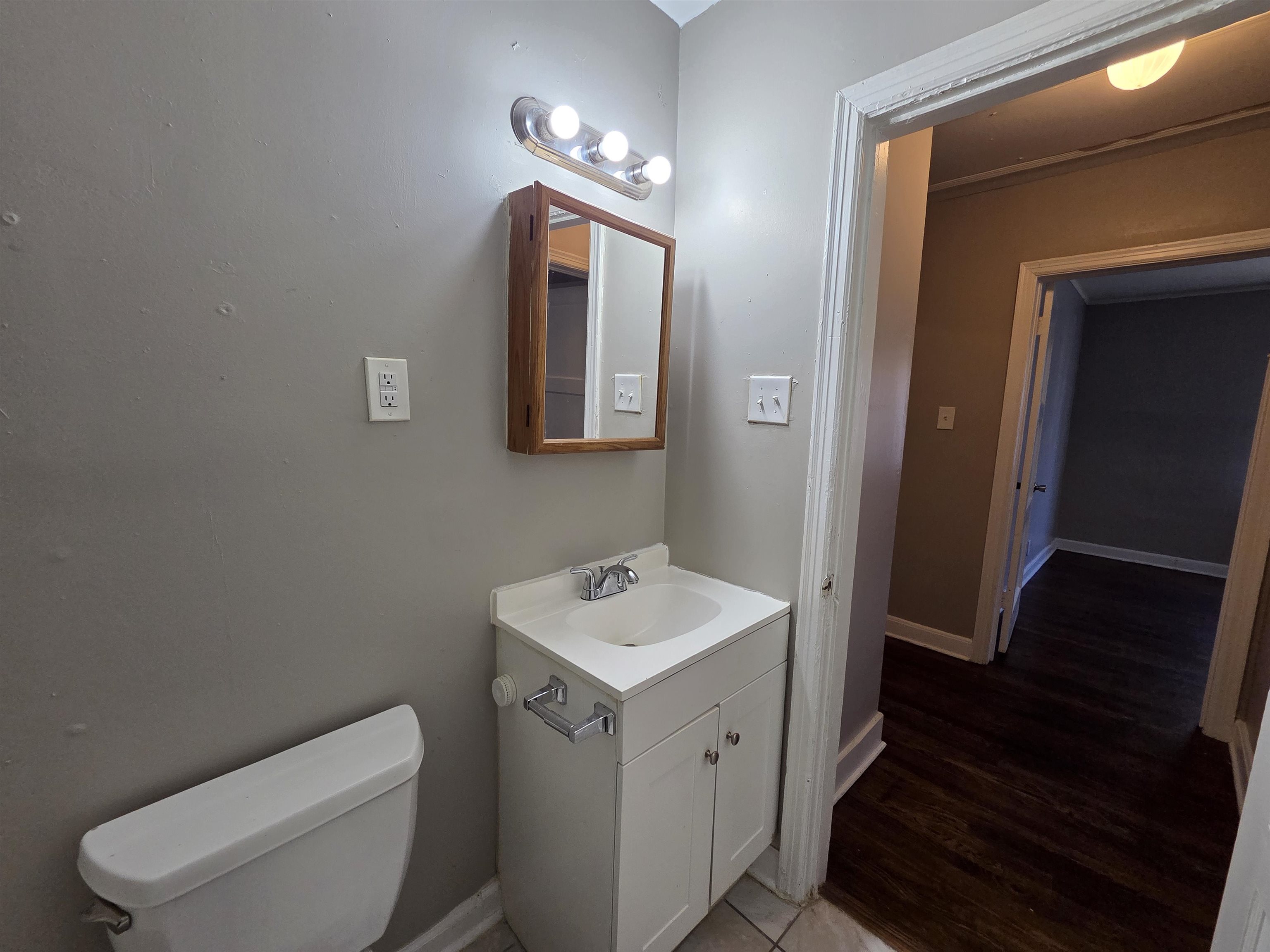 866 Homer St Property Photo 17