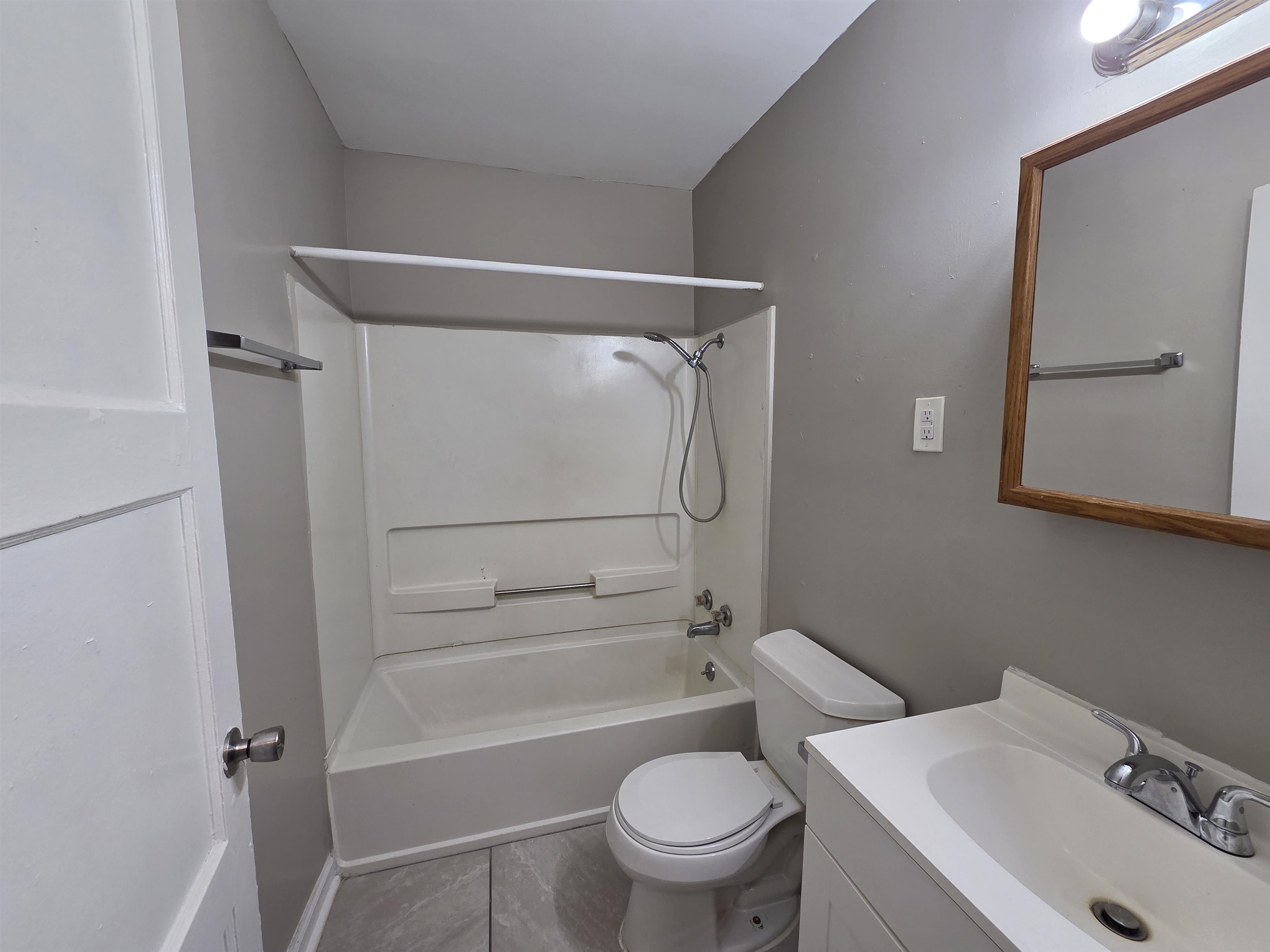 866 Homer St Property Photo 19