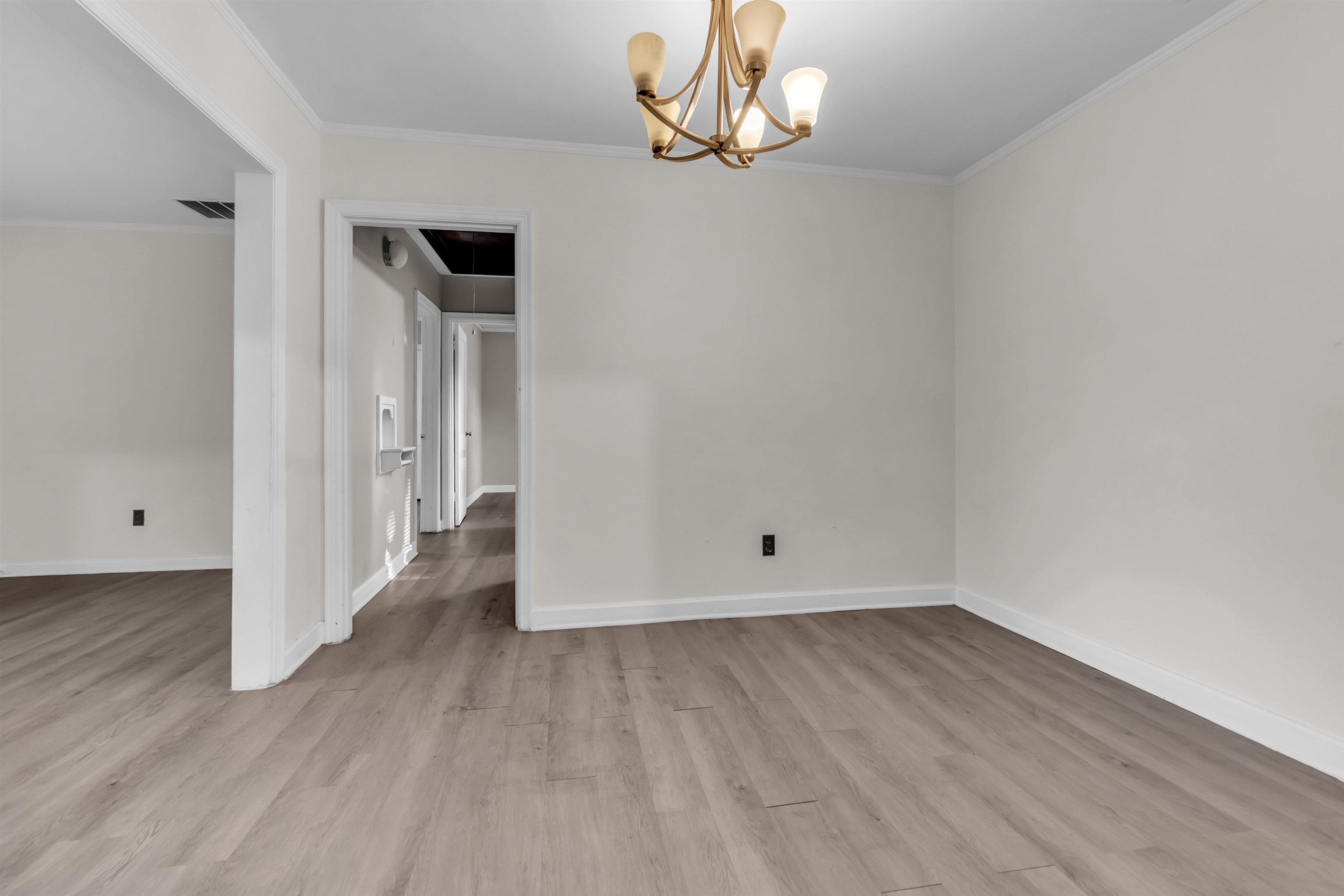 611 Waring Rd Property Photo 10