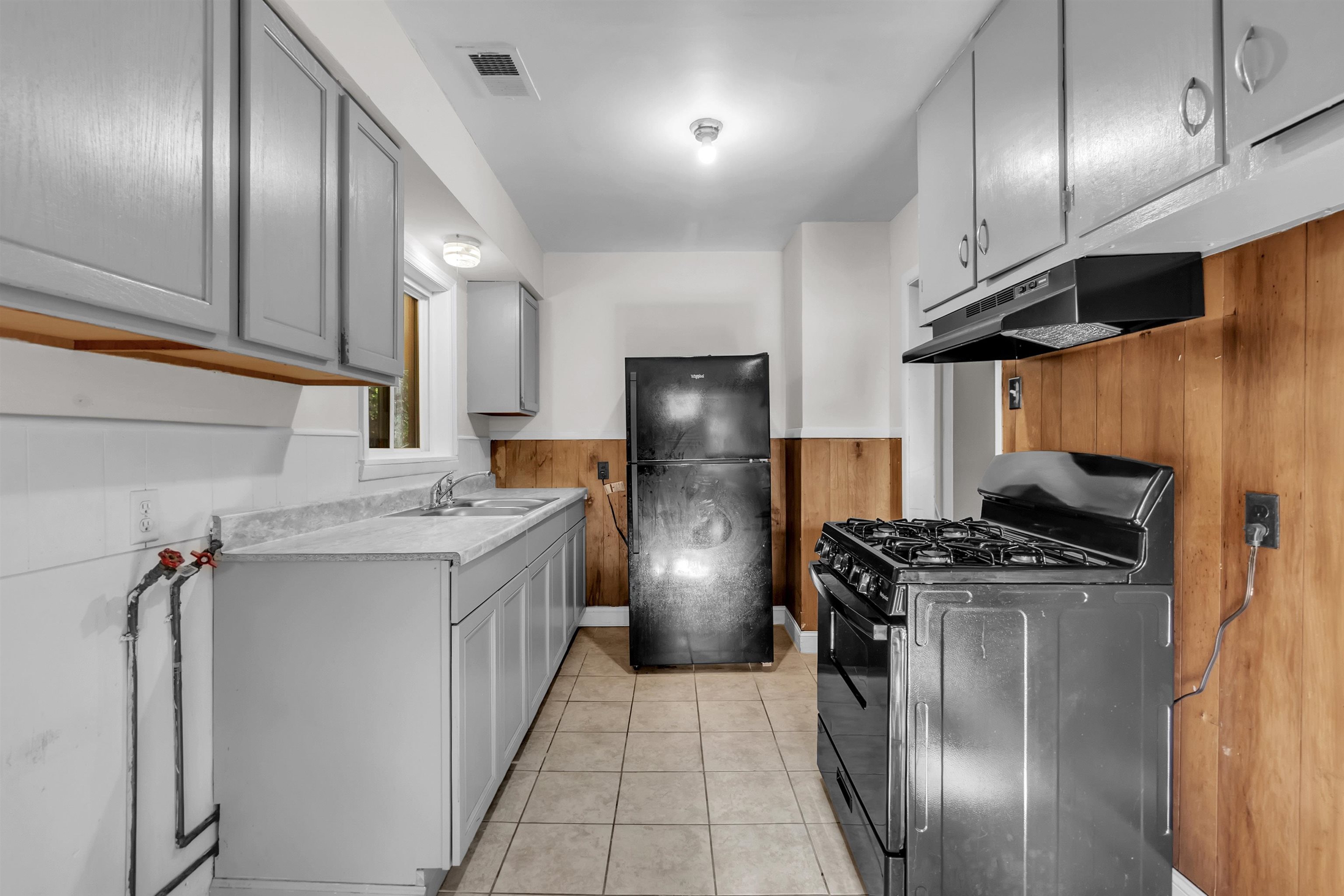 611 Waring Rd Property Photo 17