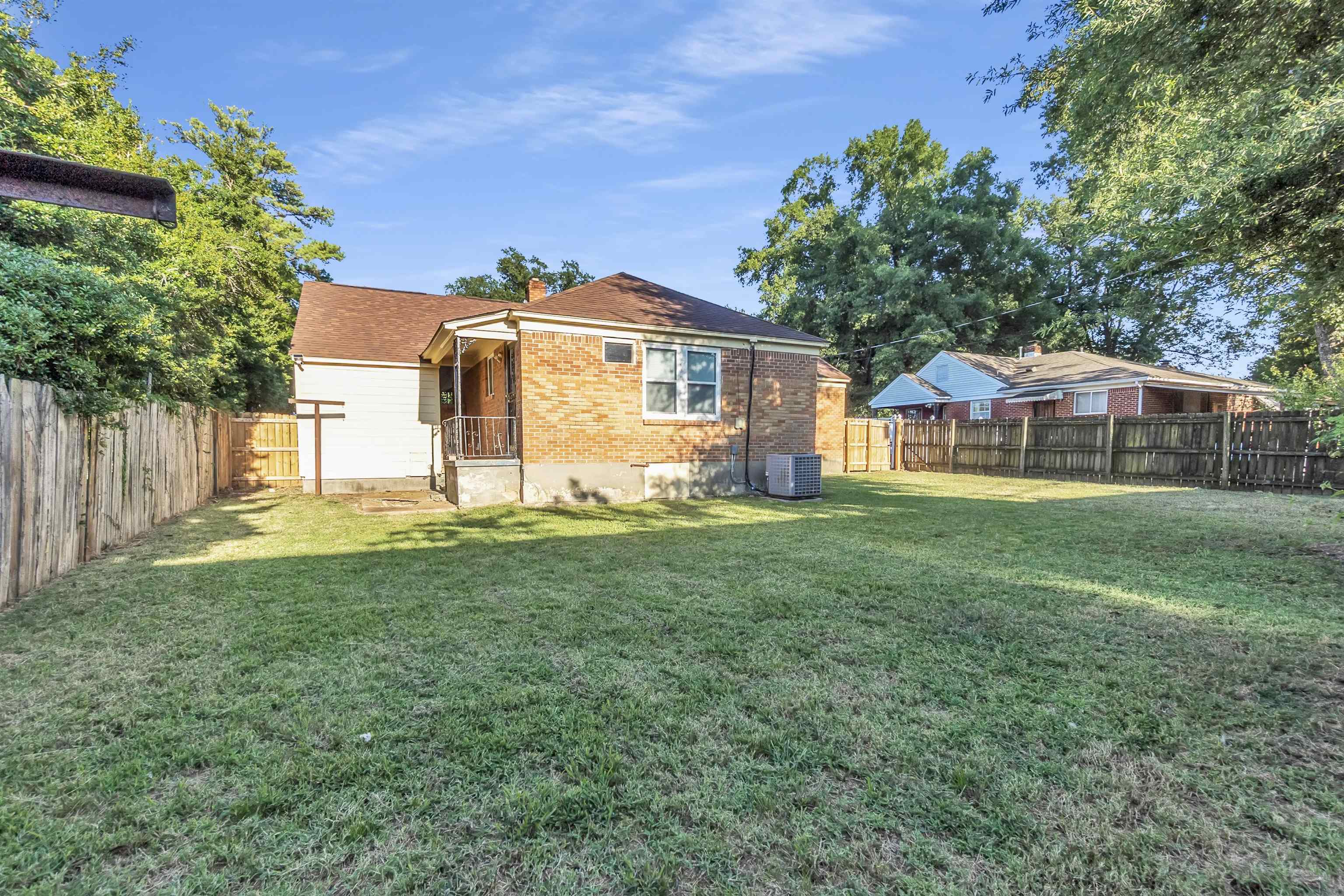611 Waring Rd Property Photo 22
