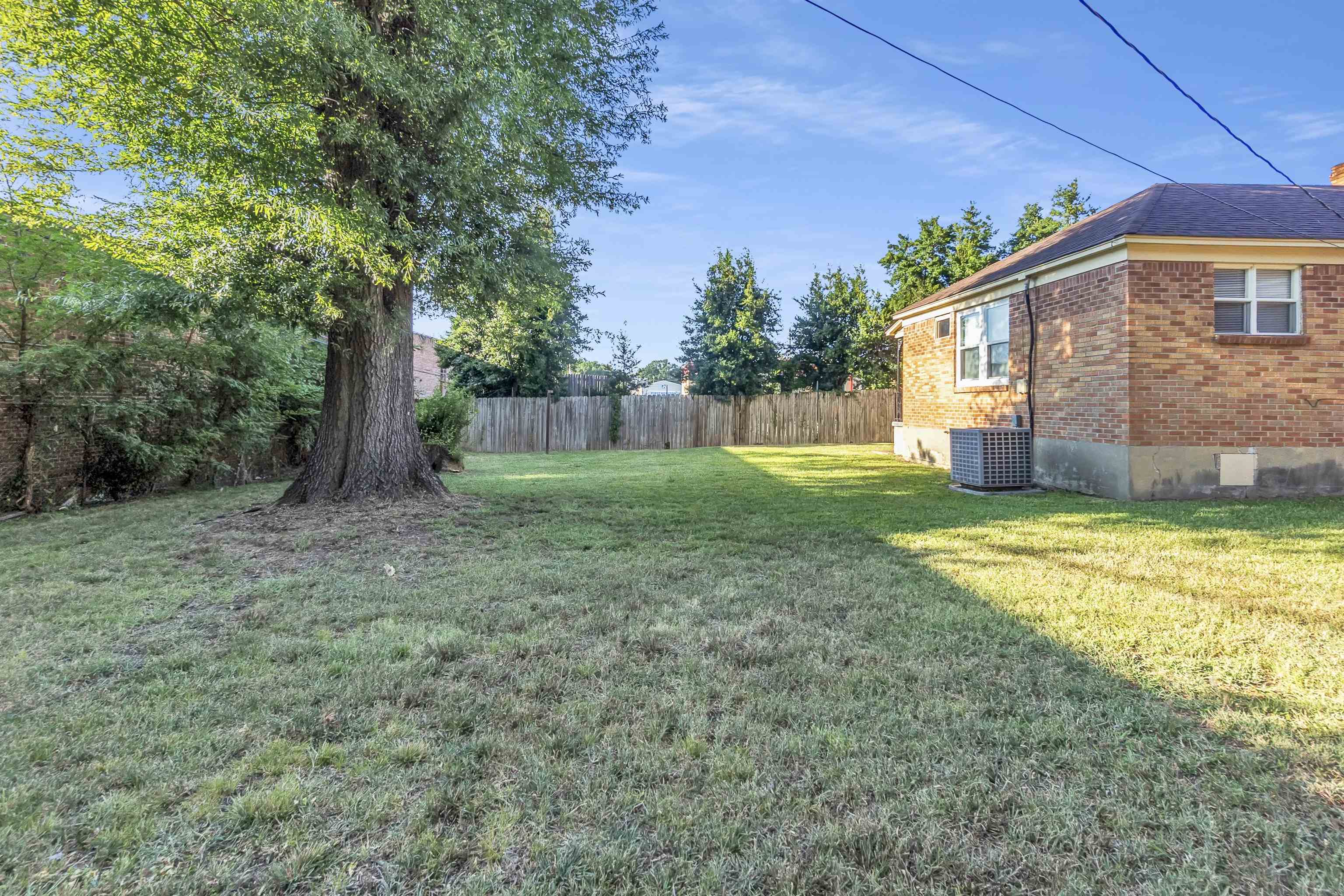 611 Waring Rd Property Photo 23