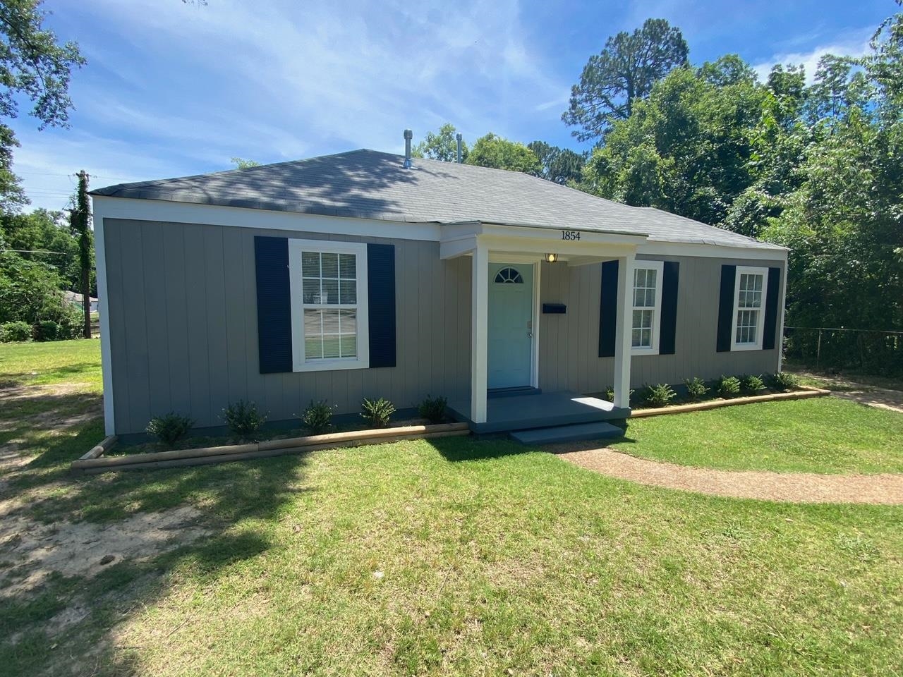 1854 Shadowlawn Blvd Property Photo 2