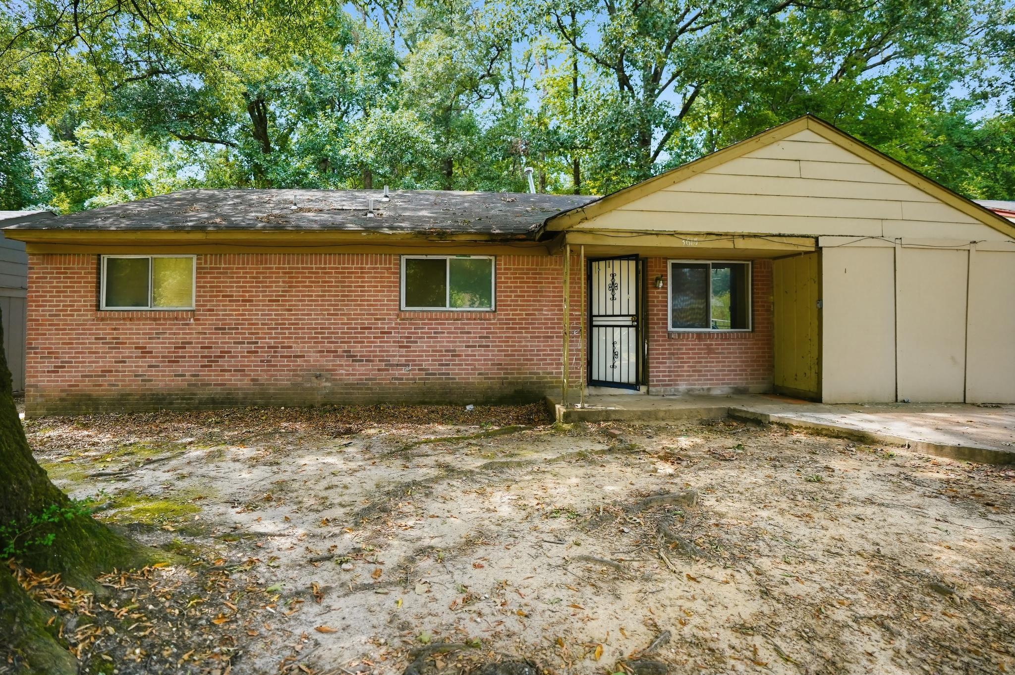 3615 WINDERMERE RD Property Photo 1
