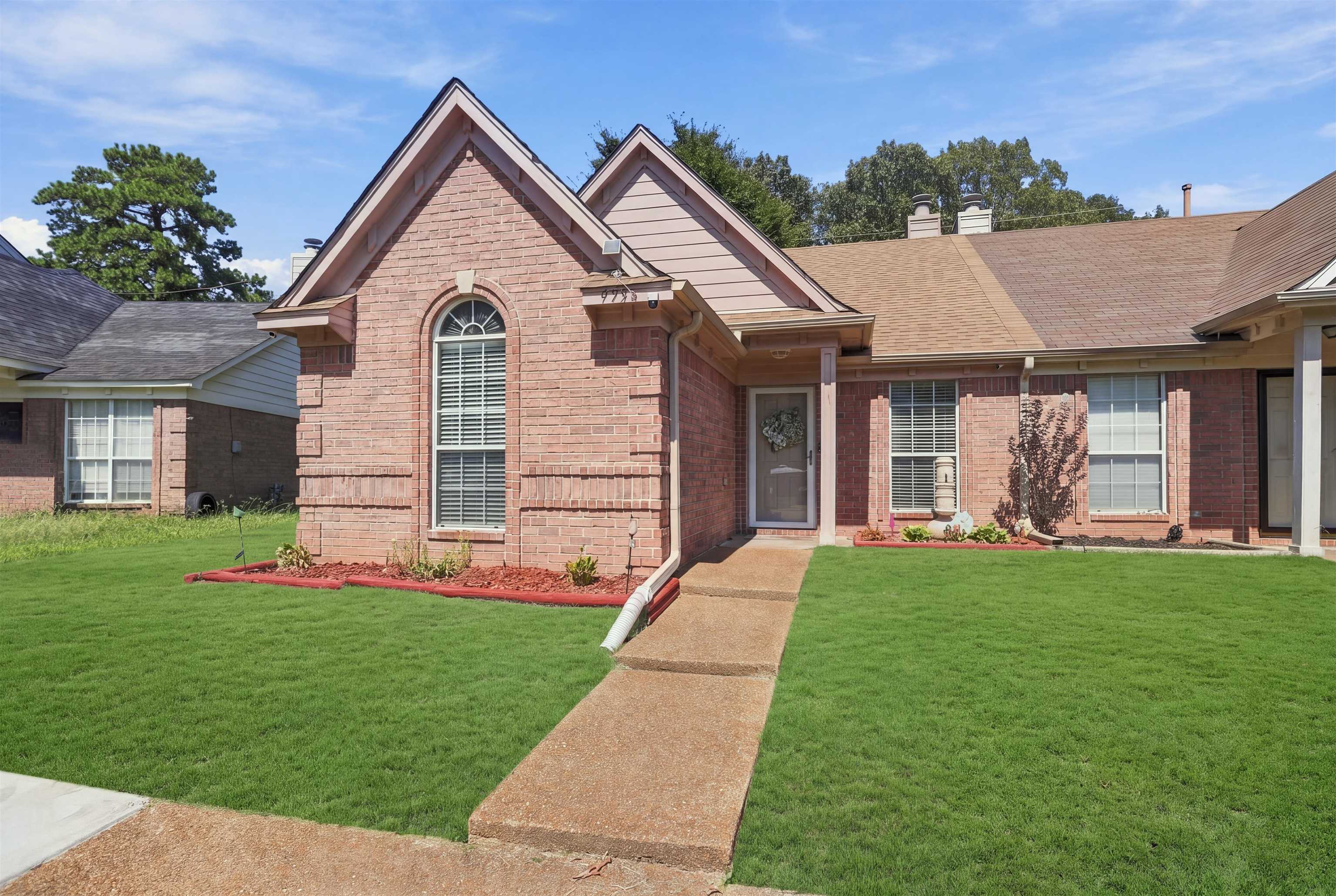 9256 Grove Manor Dr Property Photo 1
