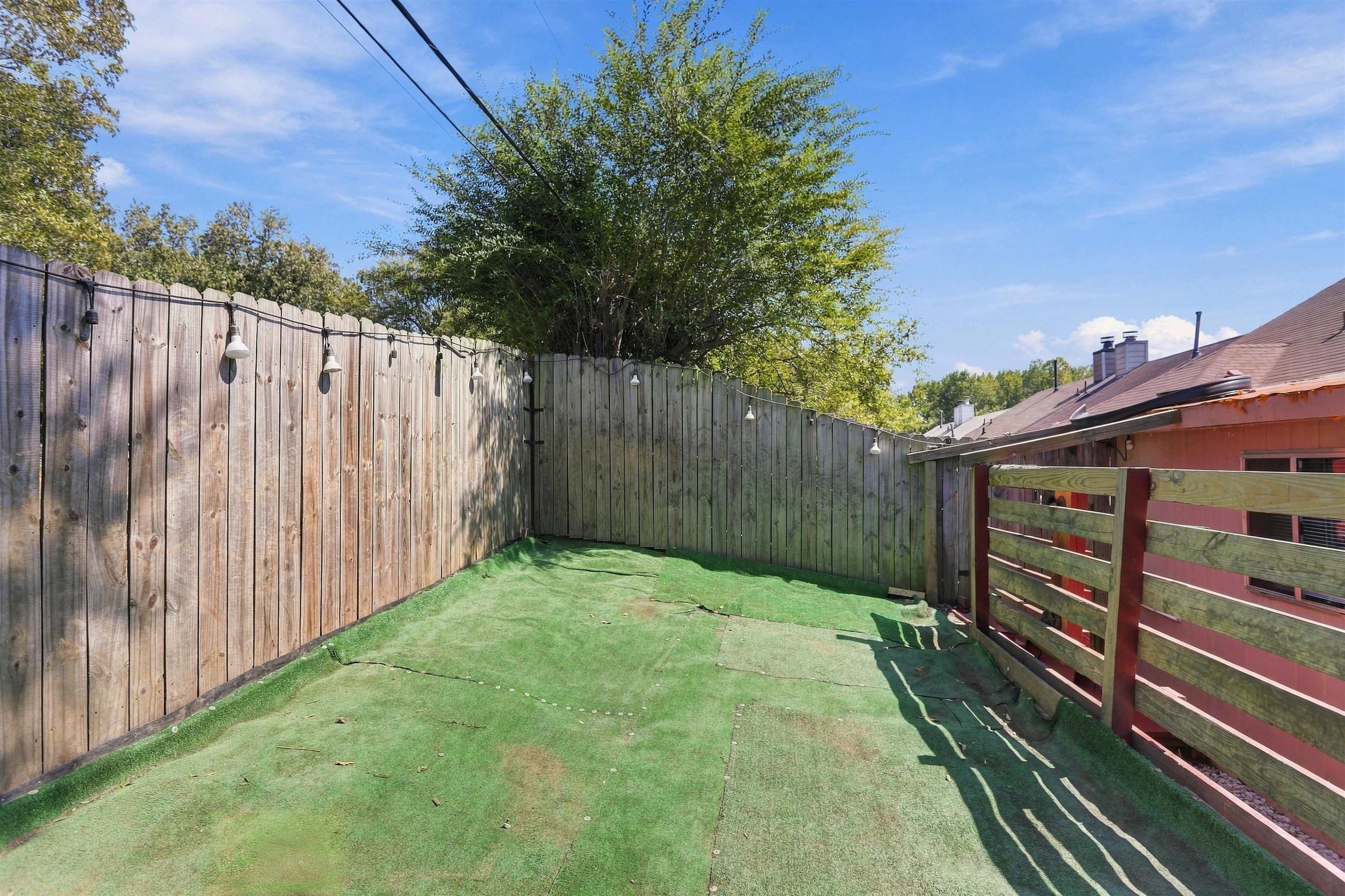9256 Grove Manor Dr Property Photo 24
