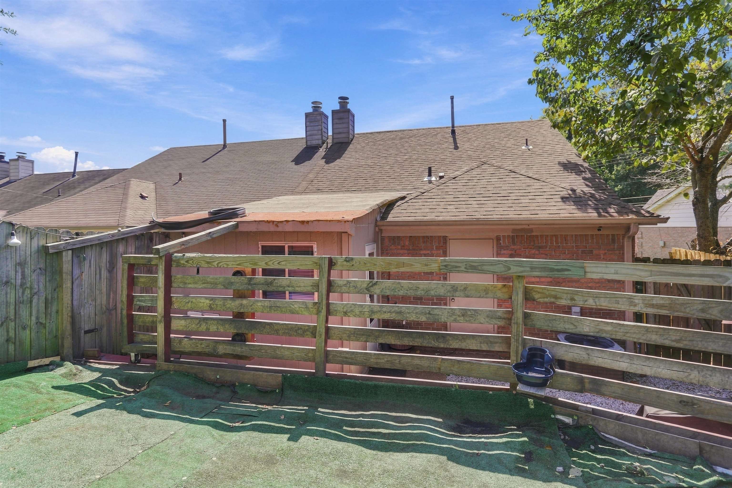 9256 Grove Manor Dr Property Photo 25
