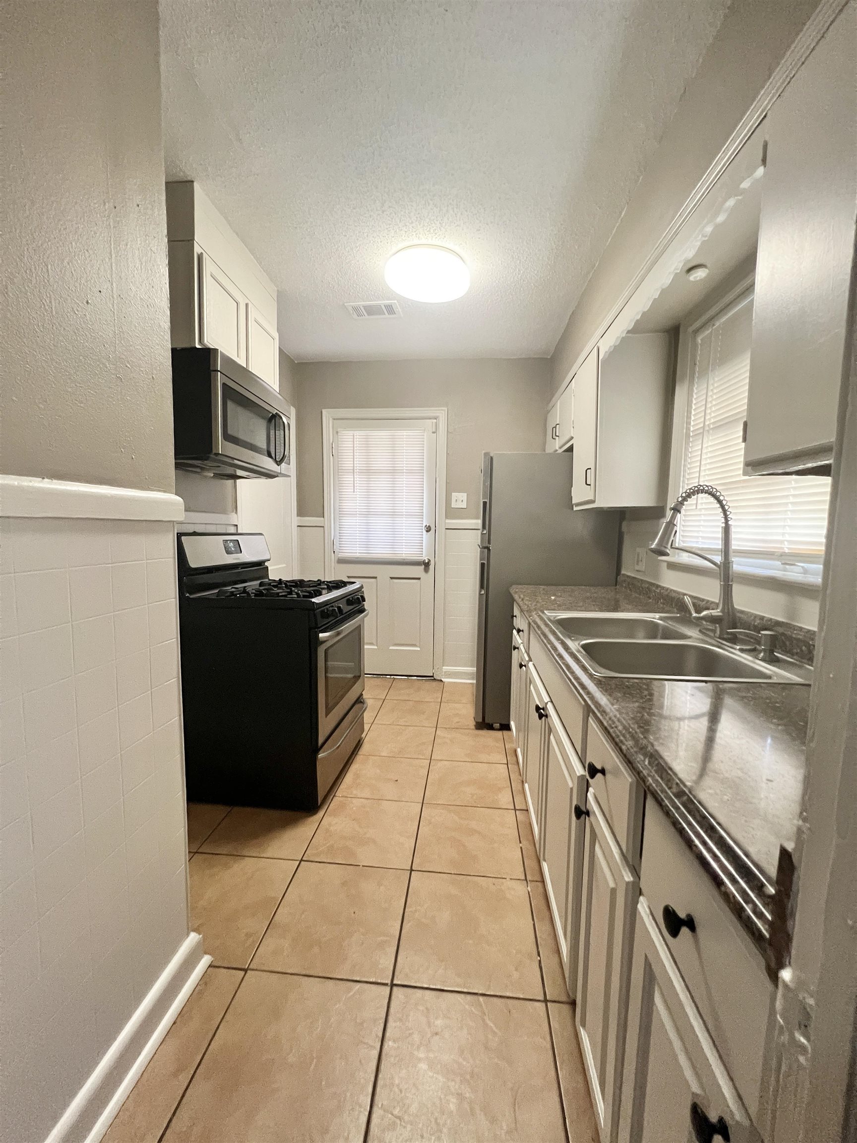 1515 Hope St Property Photo 3