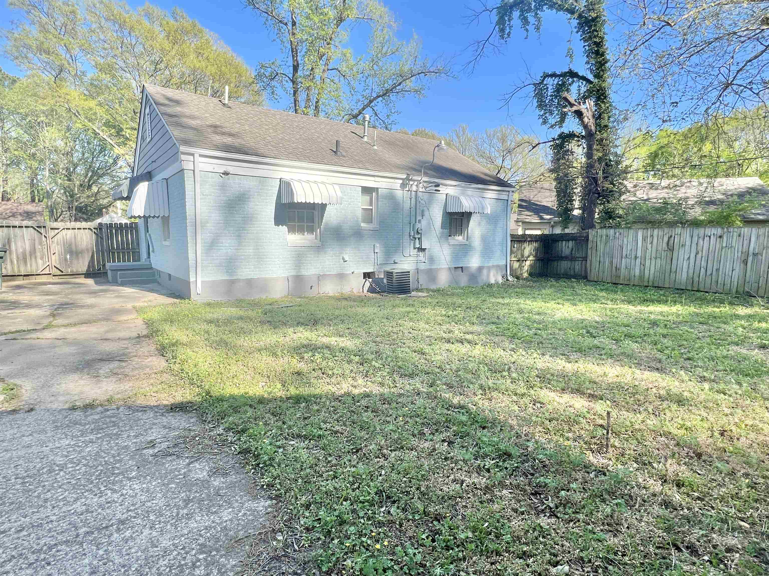 1515 Hope St Property Photo 8