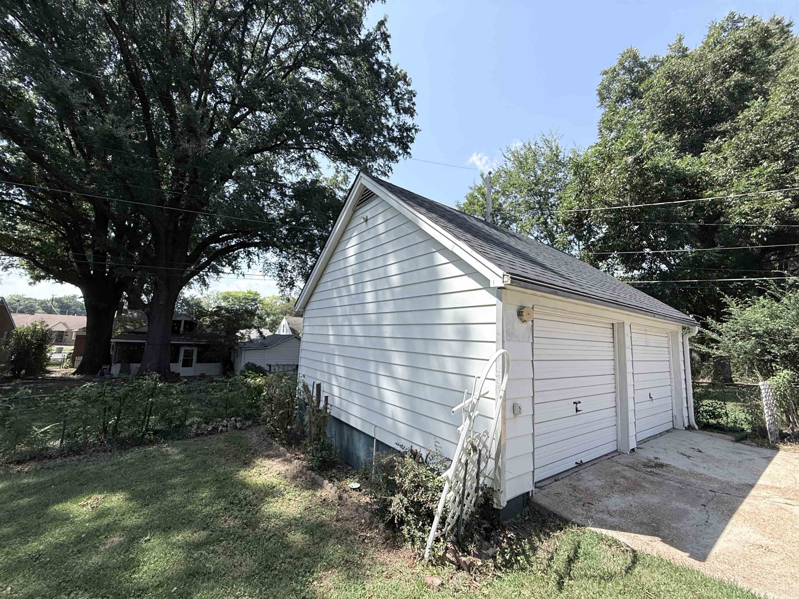 237 E Edwin Cir Property Photo 10