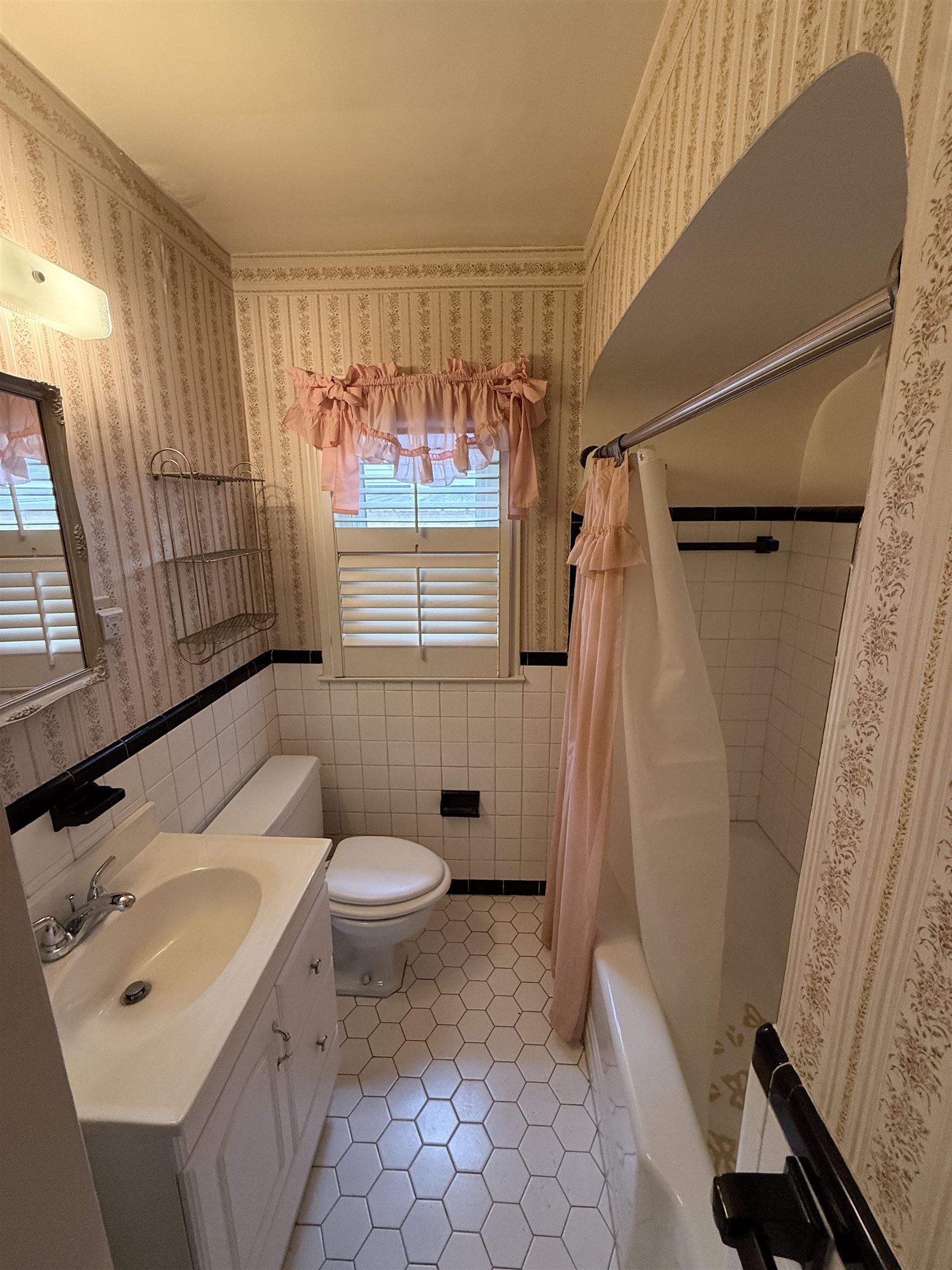 237 E Edwin Cir Property Photo 16