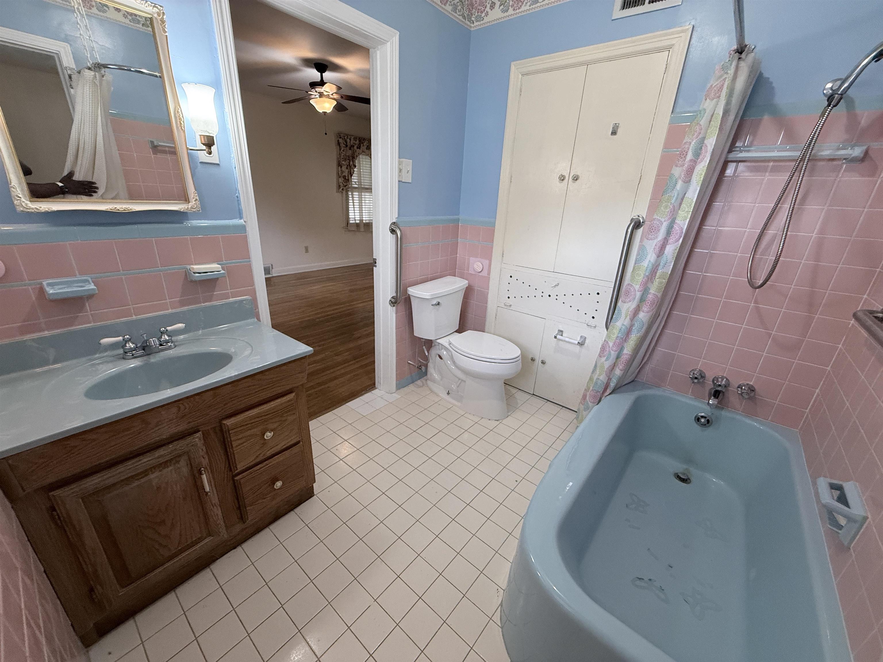 237 E Edwin Cir Property Photo 18